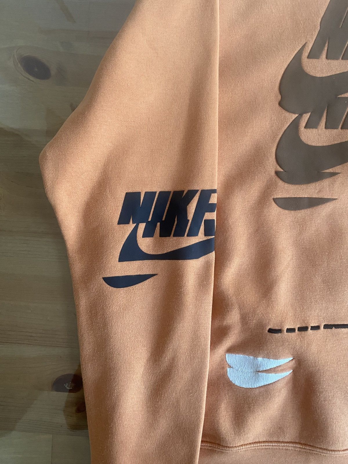 Nike Orange Nike Multi Logo Sweatshirt ( S ) Size US S / EU 44-46 / 1 - 4 Thumbnail