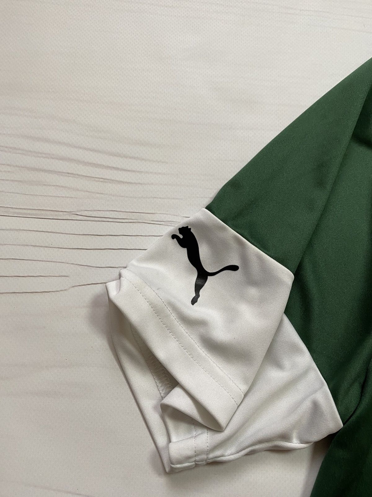 Puma Puma Plymouth Argyle 2019/20 home soccer football jersey Size US M / EU 48-50 / 2 - 11 Thumbnail