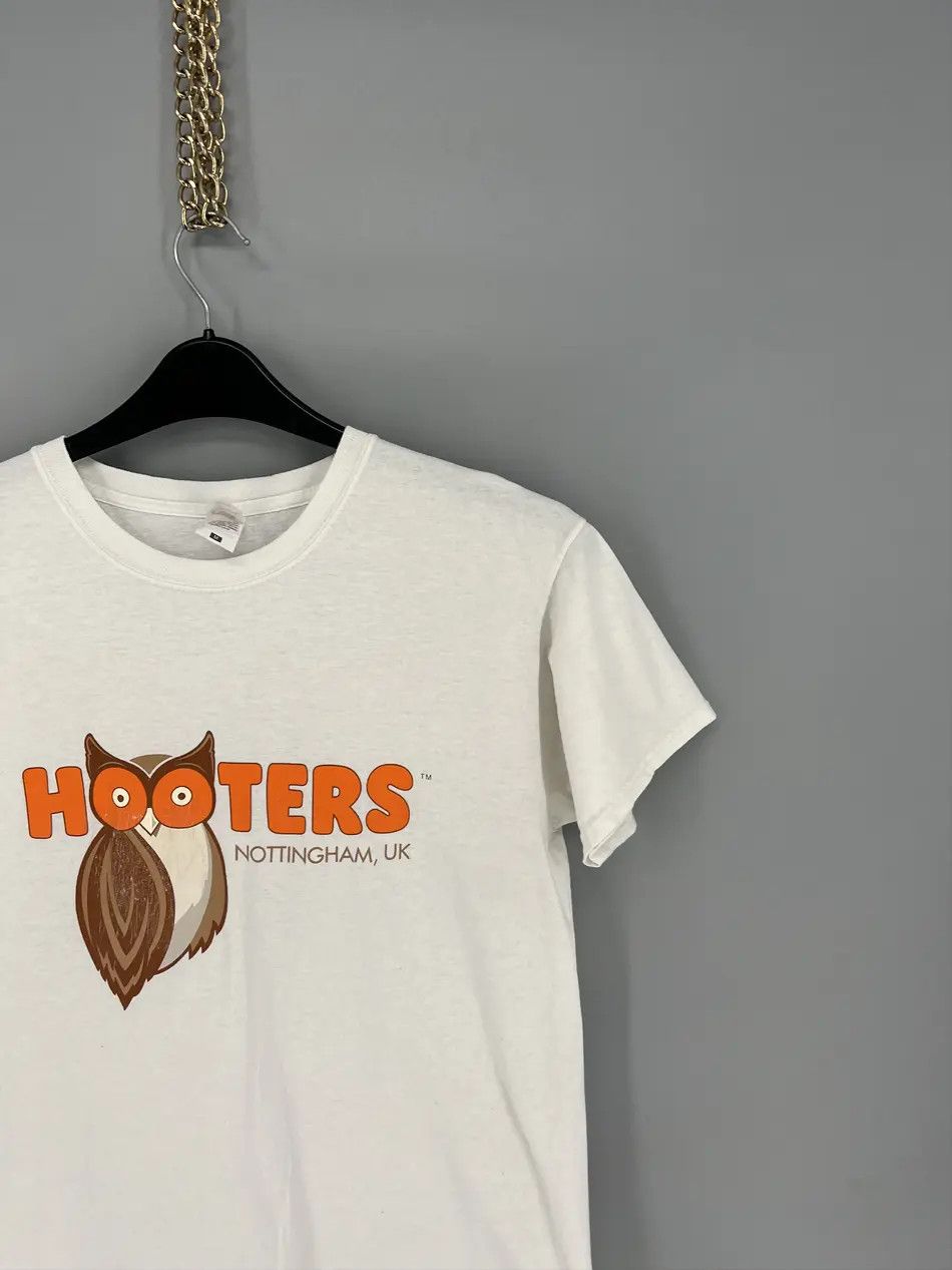 Band Tees Vintage Y2K Hooters "Nottingham United Kingdom" Band tee Size US M / EU 48-50 / 2 - 5 Thumbnail
