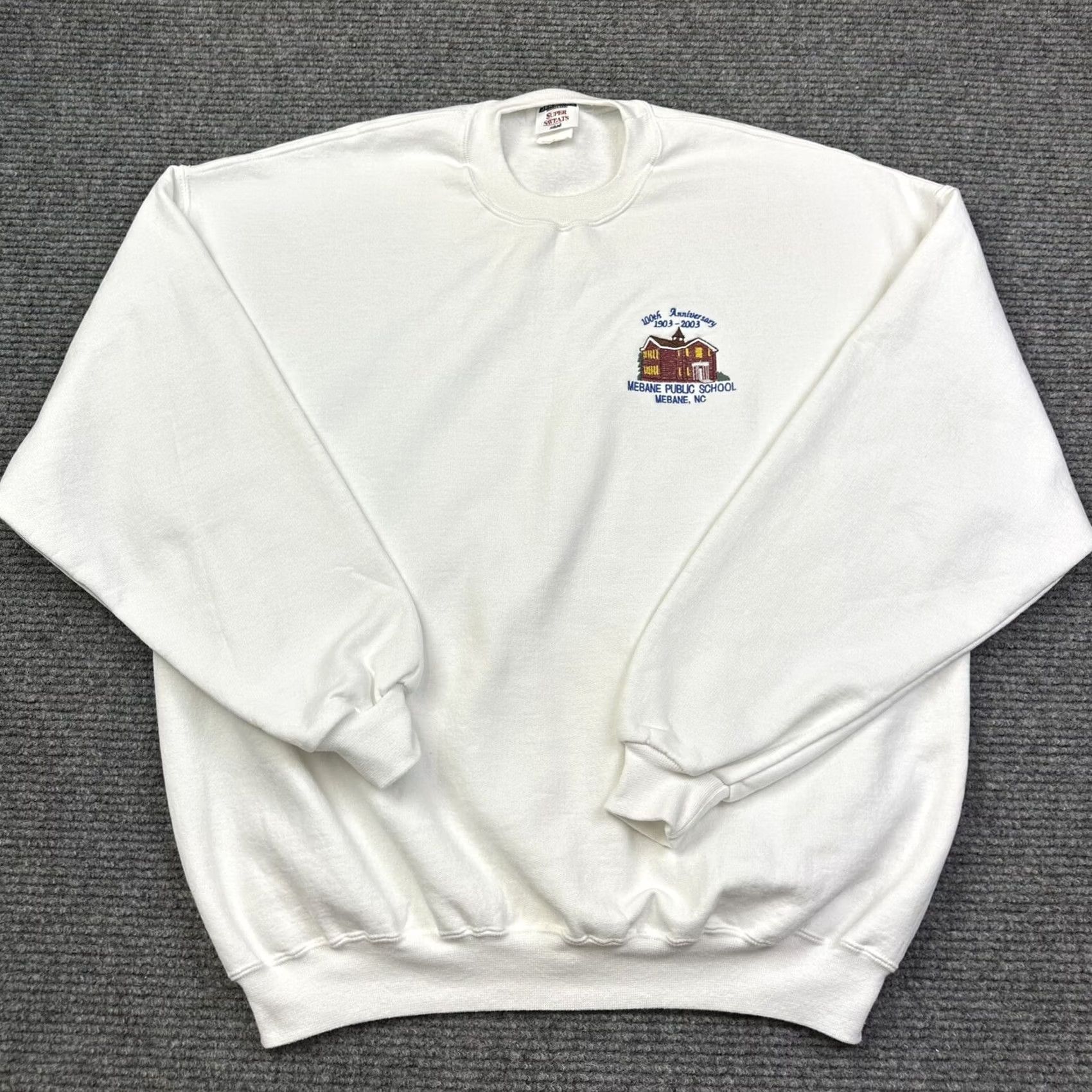 Jerzees VINTAGE Jerzees Public School NC Crewneck Sweatshirt 2X Women White Embroidered 90s Plus Size Pullover Size XXL / US 16-18 / IT 52-54 - 3 Thumbnail