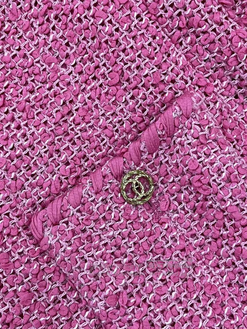 Chanel Chanel 21 early spring pink V-neck knitted jacket Size XS / US 0-2 / IT 36-38 - 3 Thumbnail