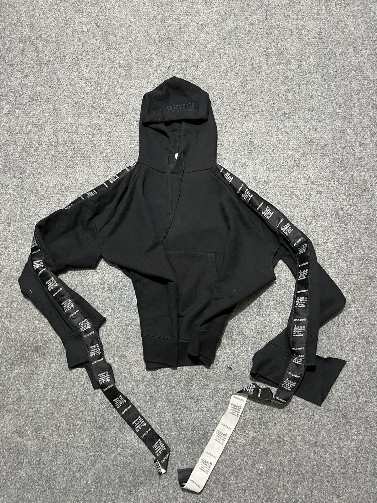Vetements Vetements Tape Washing Lebel Hoodie Size US XXS / EU 40 - 11 Thumbnail