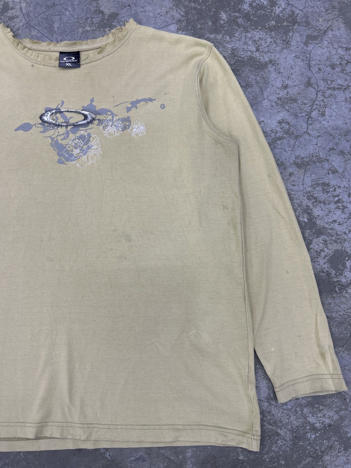 Oakley Oakley 2000 Distress Center Logo Longsleeve Tee Size US XL / EU 56 / 4 - 5 Thumbnail