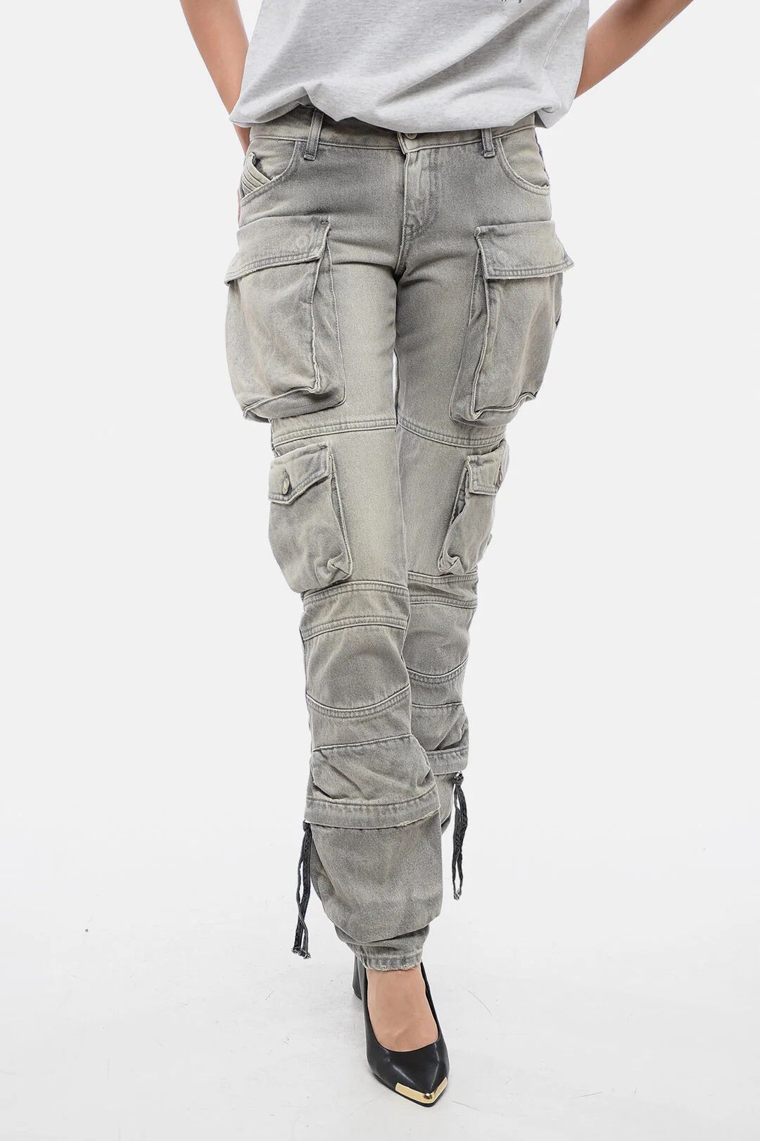 The Attico og1mm0426 Low-Rise Denim Cargo Pan in Grey Size 25" / US 0 / IT 36 - 1 Thumbnail