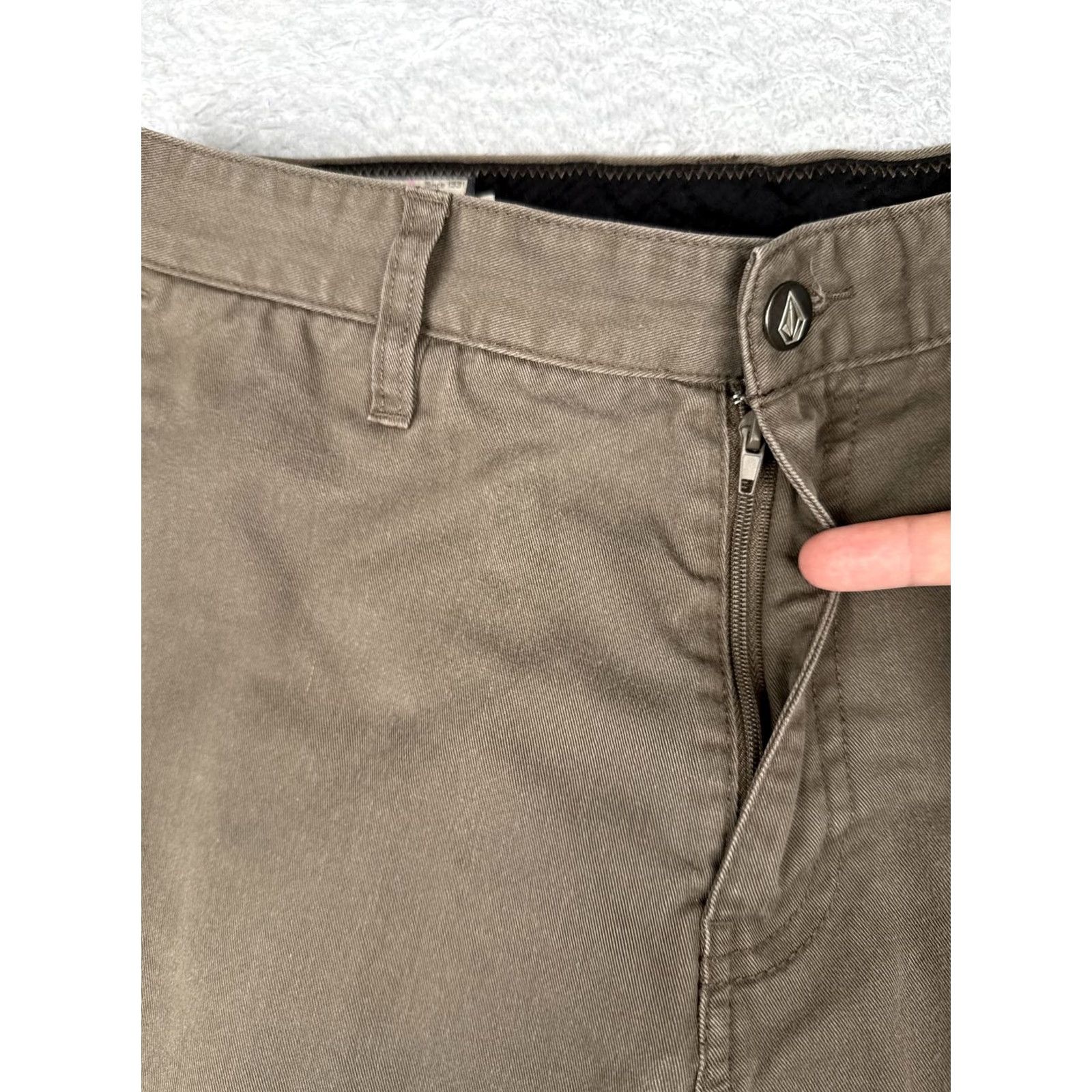 Volcom Volcom Mens Shorts 32 Brown Stretch Chino Flat Front 10 Inseam Casual Summer Size US 32 / EU 48 - 6 Thumbnail