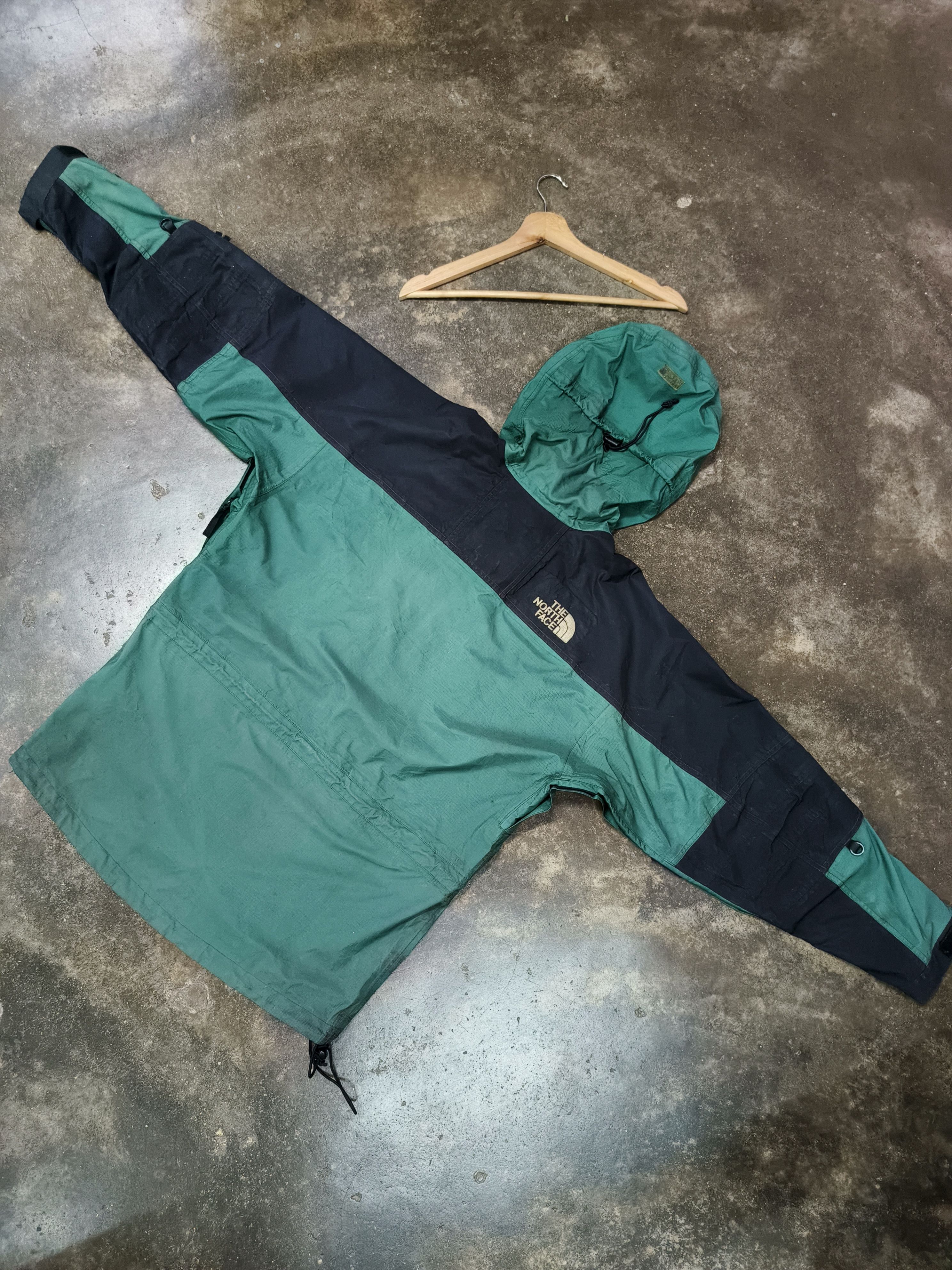 The North Face The North Face Vintage 90's Mountain Light Jacket Hood Size US M / EU 48-50 / 2 - 10 Thumbnail