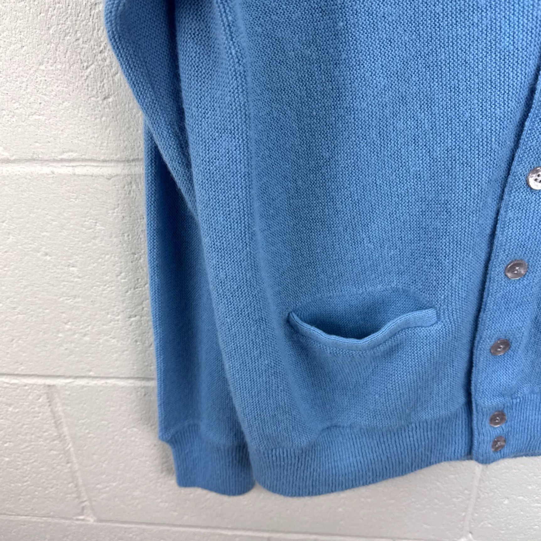 Vintage VINTAGE Cardigan Mens M Blue 60s 70s Wool Button Up Pockets Classic Cardigan Sweater Knit Tightly Woven N/A Size US M / EU 48-50 / 2 - 4 Thumbnail
