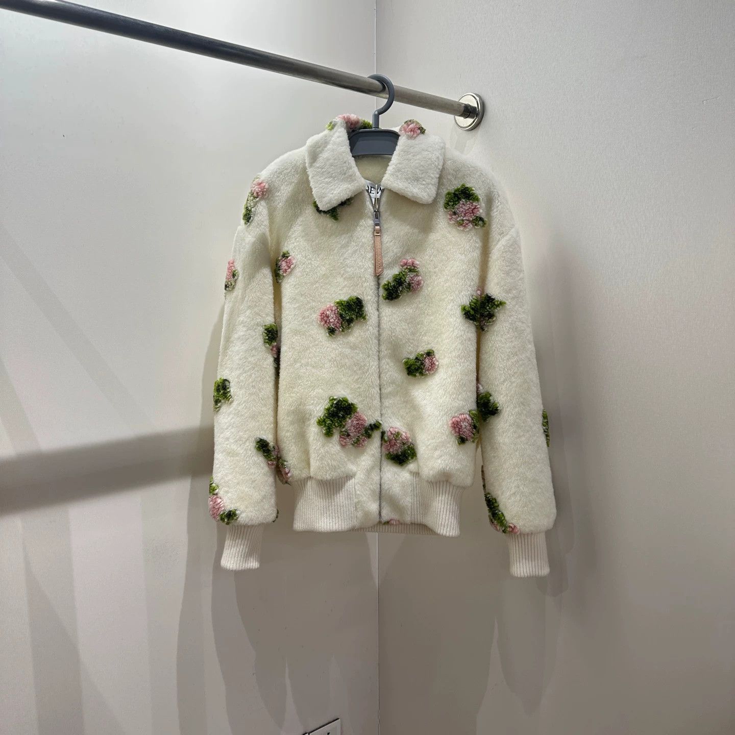 Loewe Loewe apr248 25SS floral plush jacket 34 Size XXS / US 00 / IT 34 - 1 Thumbnail