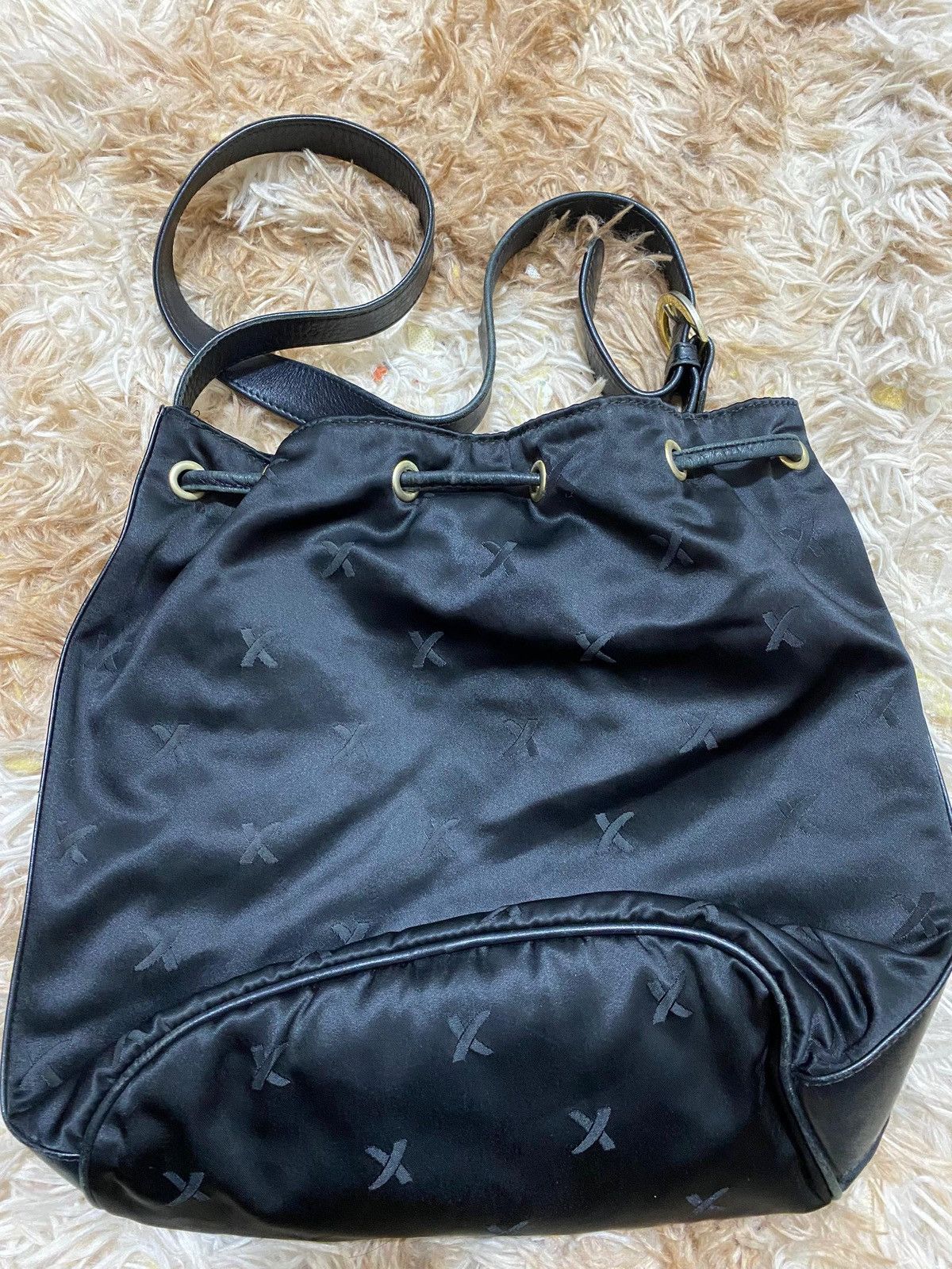 Paloma Picasso ➡️ Vintage Paloma Picasso Bucket Bag – Made in Italy – Size ONE SIZE - 2 Thumbnail
