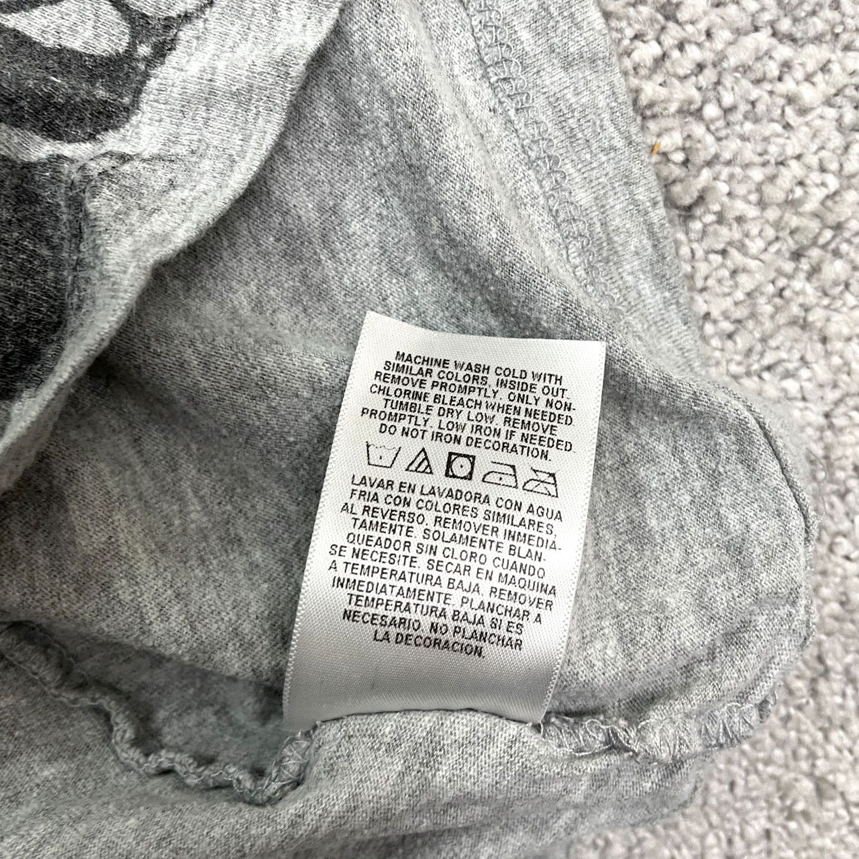 Disney Disney Minnie Mouse Graphic T-Shirt Junior Large Gray Crew Neck Short Sleeve Tee Size S / US 4 / IT 40 - 6 Thumbnail