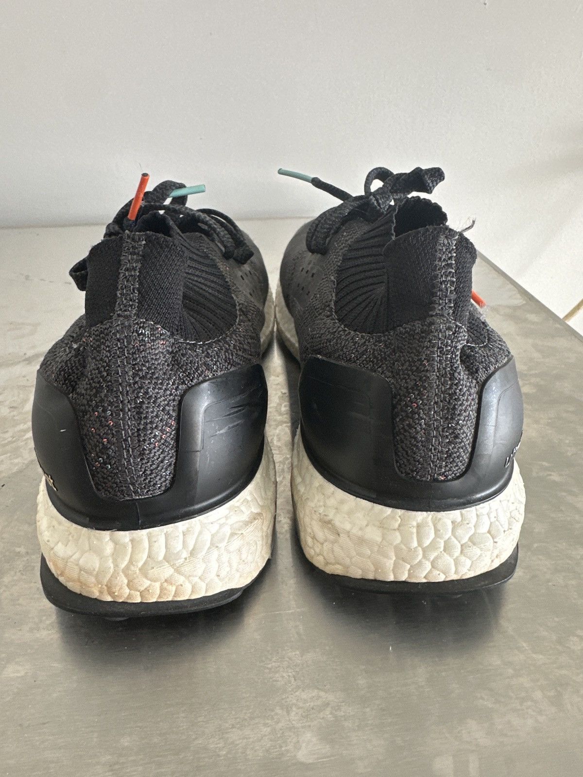 Adidas Adidas Ultraboost Size US 10 / EU 43 - 3 Thumbnail