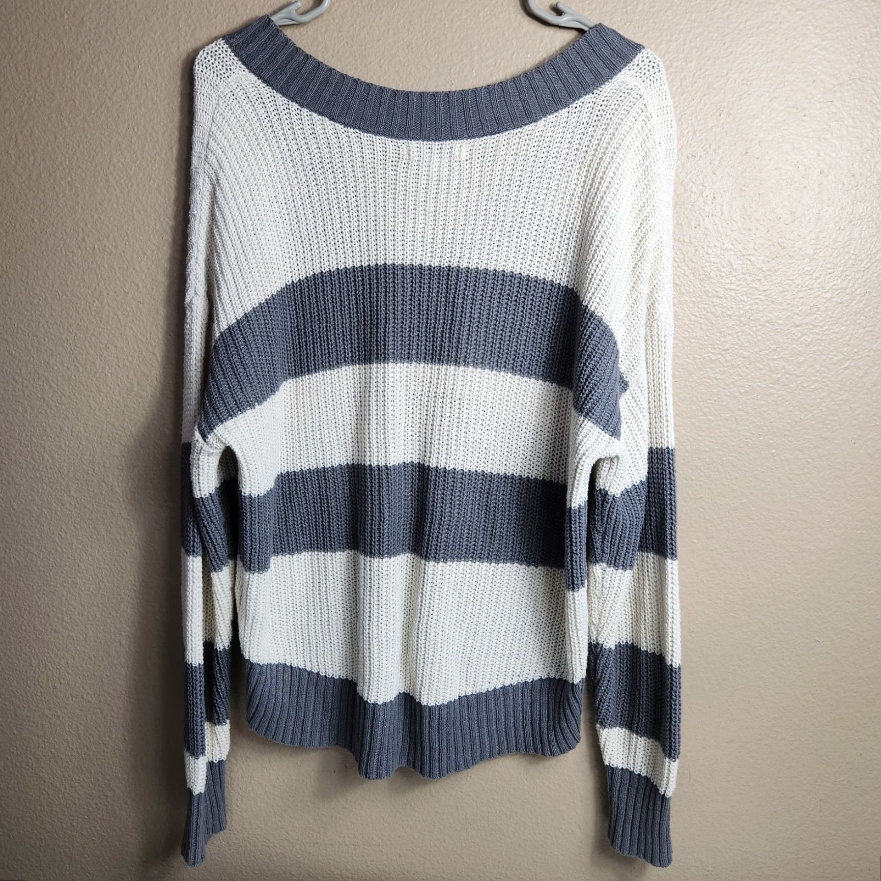 American Eagle Outfitters American Eagle Womens Gray/Cream Oversized Slouchy Deep V-Neck Sweater Size XS Size XS / US 0-2 / IT 36-38 - 6 Thumbnail