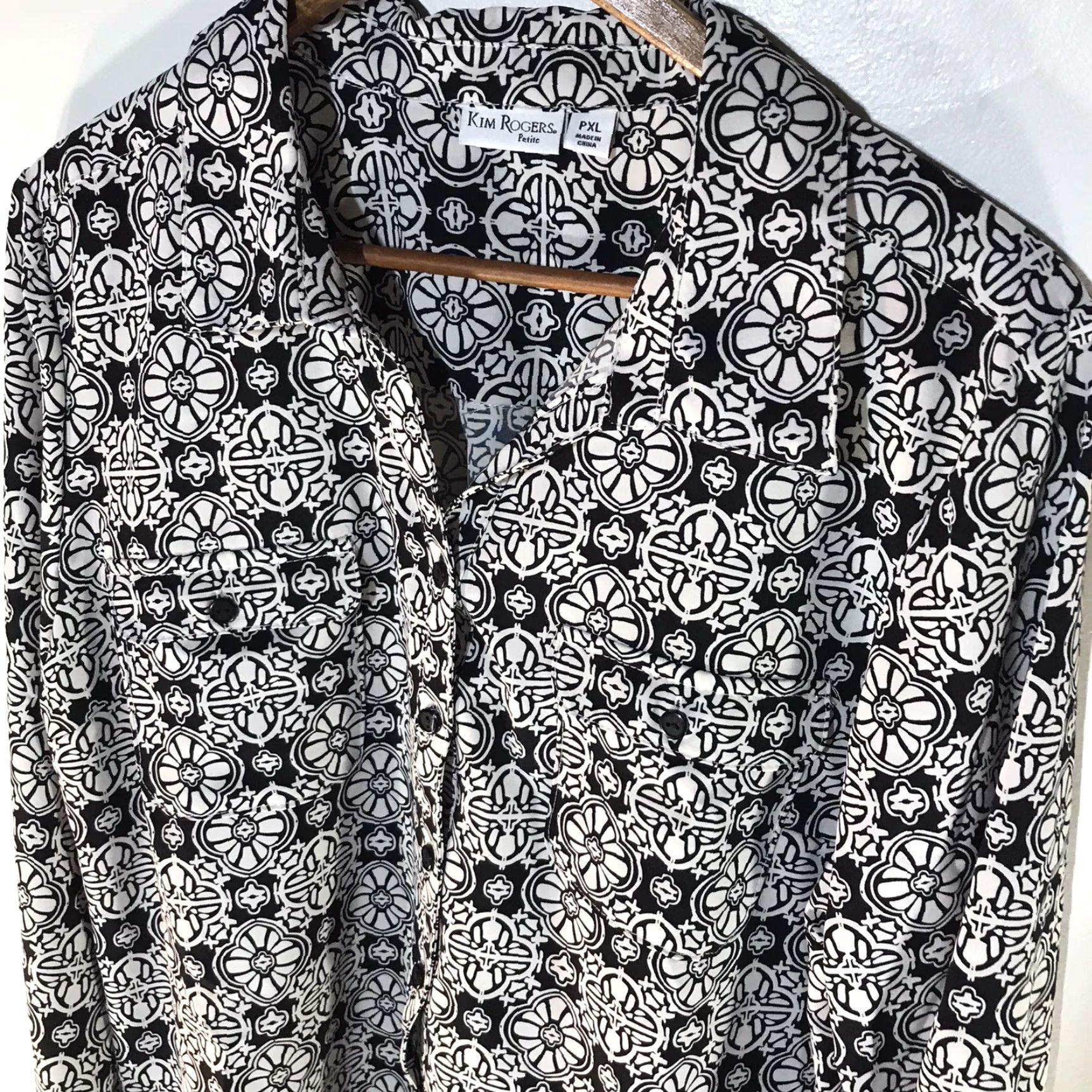 Vintage Kim Rogers Petite Blk/Wht Geometric Button Up Dress Shirt Womens Size PXL Size XL / US 12-14 / IT 48-50 - 2 Thumbnail