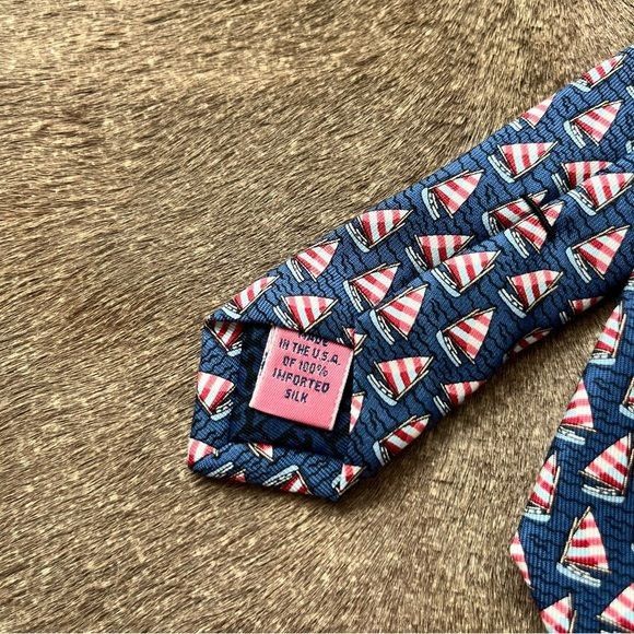 Vineyard Vines Vineyard Vines Silk American Flag Catboat Sailboat Patriotic Size ONE SIZE - 6 Thumbnail