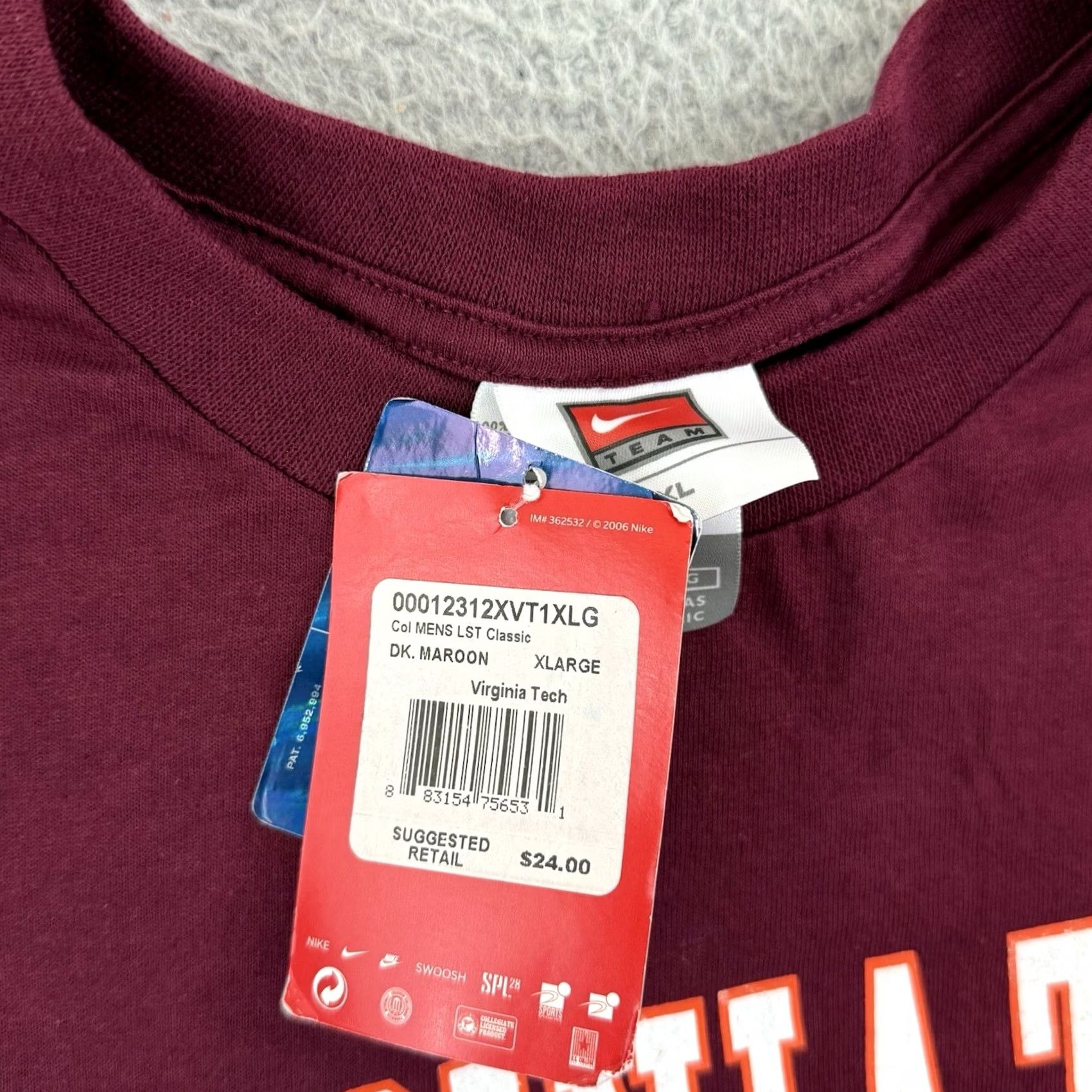 Nike VINTAGE Nike Virginia Tech Hokies Shirt Men XL 90s Long Sleeve Center Swoosh Red NCAA College USA Football Size US XL / EU 56 / 4 - 7 Thumbnail