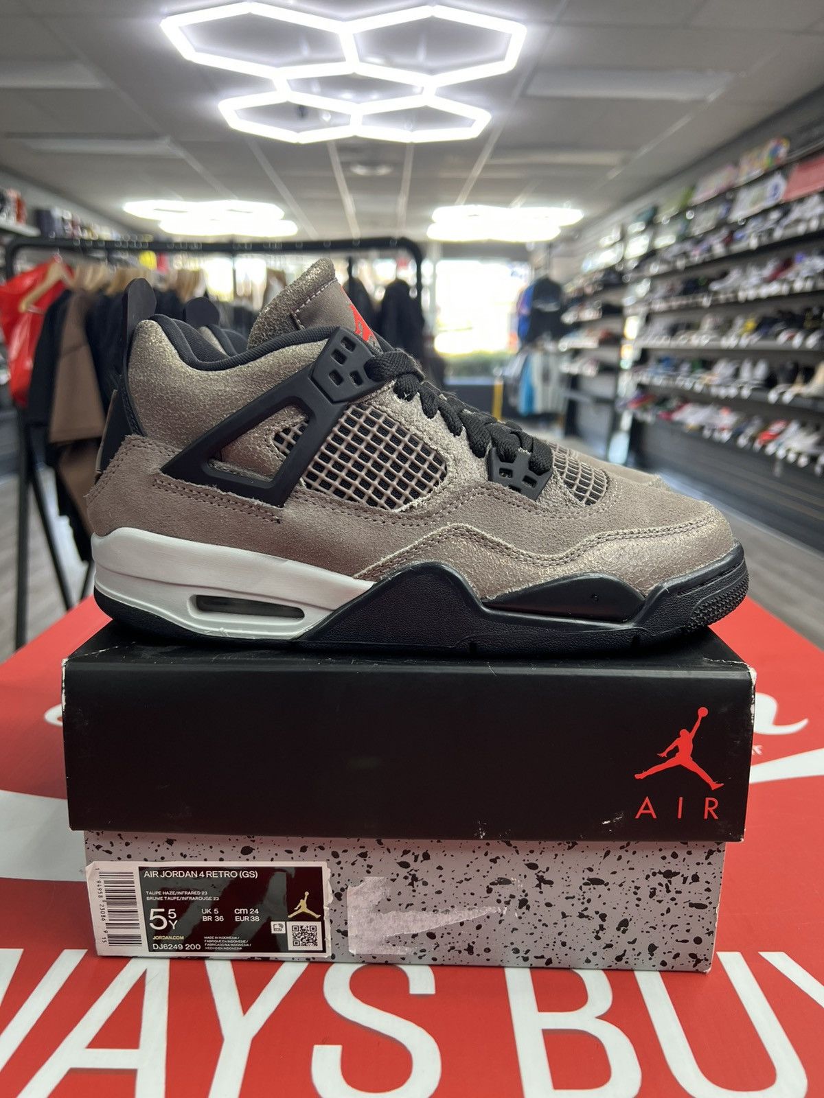 Jordan Brand Air Jordan 4 Retro (GS) Taupe Haze Size 5.5Y (DJ6249-300) Size US 5.5 / EU 38 - 1 Thumbnail