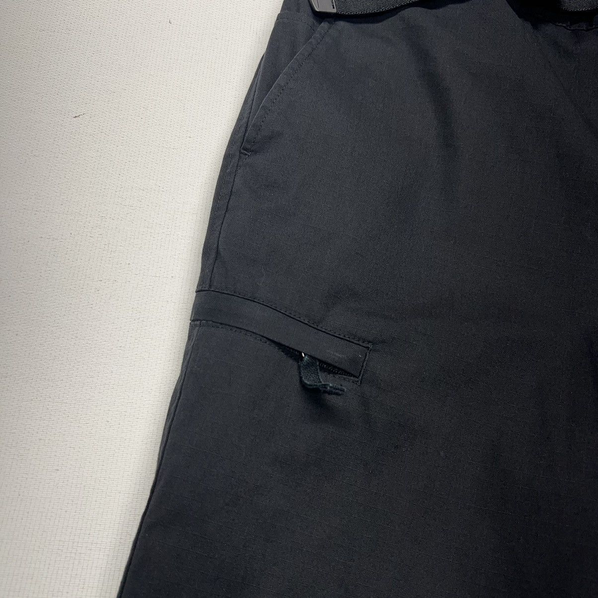 Uniqlo Uniqlo Heat Tech Pants 27-30 Waist Black Belt Ripstop Cargo Size US 30 / EU 46 - 6 Thumbnail