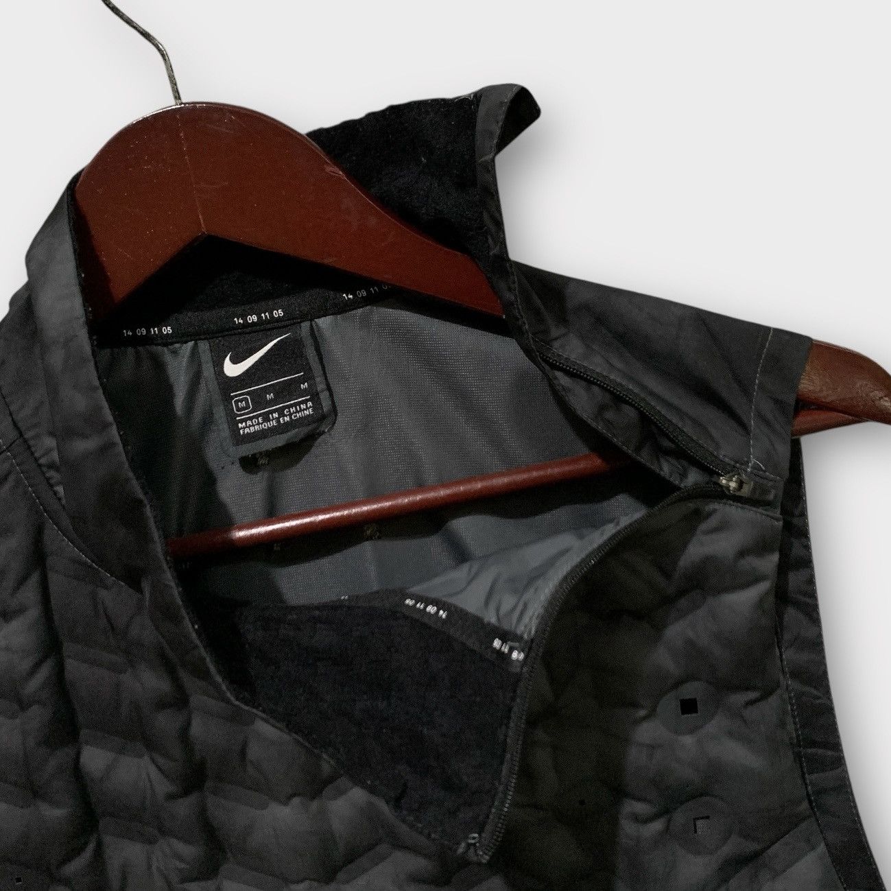 Nike NIKE RUNNING TECH PACK AEROLOFT QUILTED VEST JACKET Size US M / EU 48-50 / 2 - 4 Thumbnail