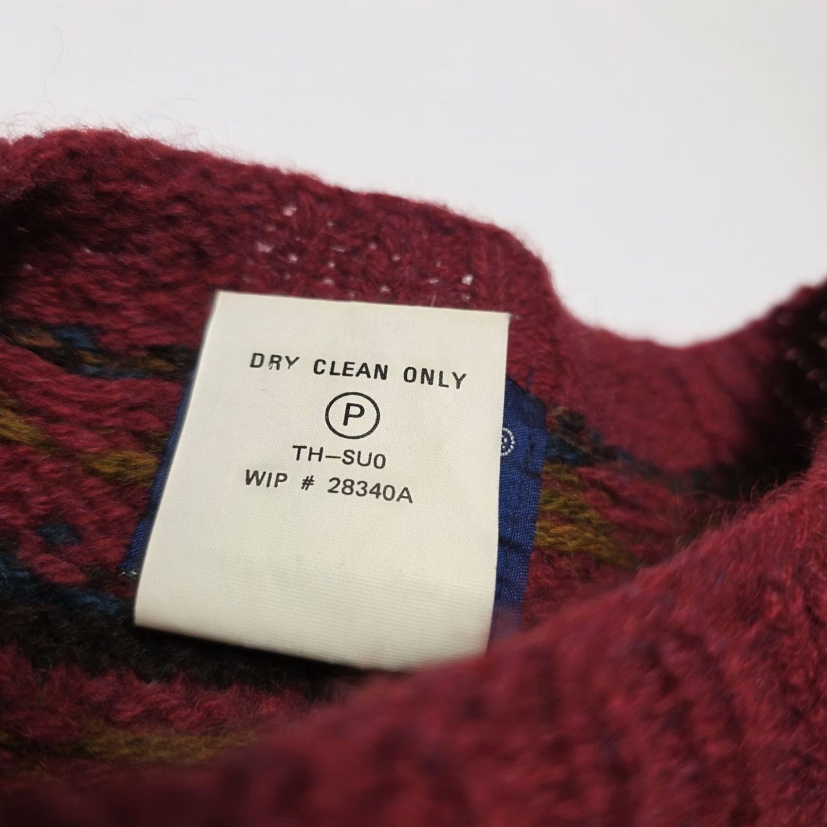 Vintage VINTAGE Woolrich Red Patterned Pure Wool Men's Sweater Size Medium 90s Crew Neck Knit Heavyweight Pullover Long Sleeve Regular Mens Size US M / EU 48-50 / 2 - 7 Thumbnail