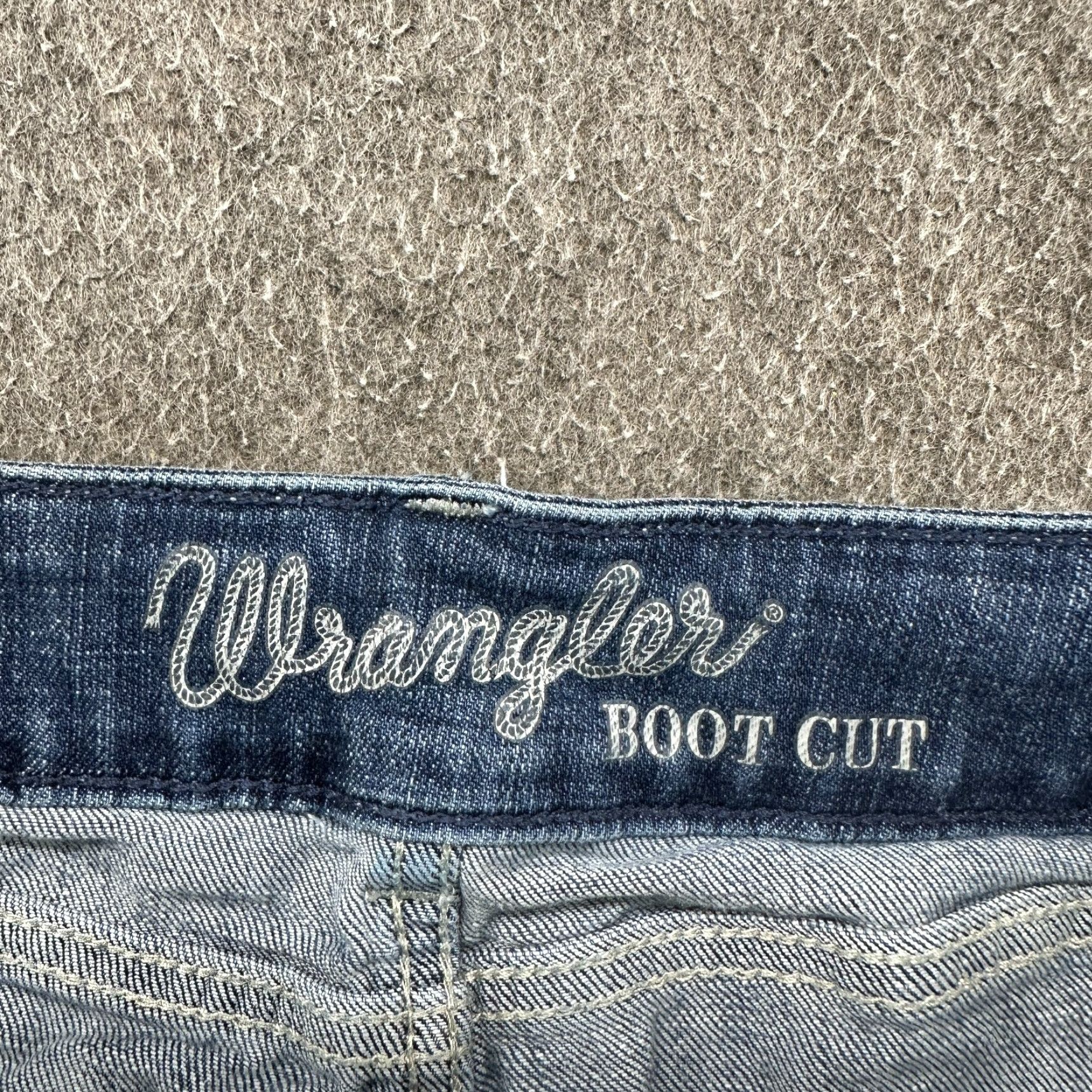 Wrangler Wrangler Jeans Womens 13x32 Blue Bootcut Regular Dark Wash Stretch Denim 5-Pocket Cowboy Jeans Mens Girls Boys Size 34" / US 12 / IT 48 - 3 Thumbnail