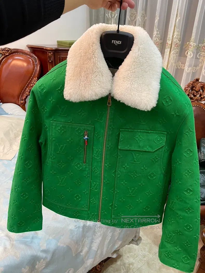 Louis Vuitton Louis Vuitton Full logo three-dimensional embossing jacket Size US M / EU 48-50 / 2 - 1 Thumbnail