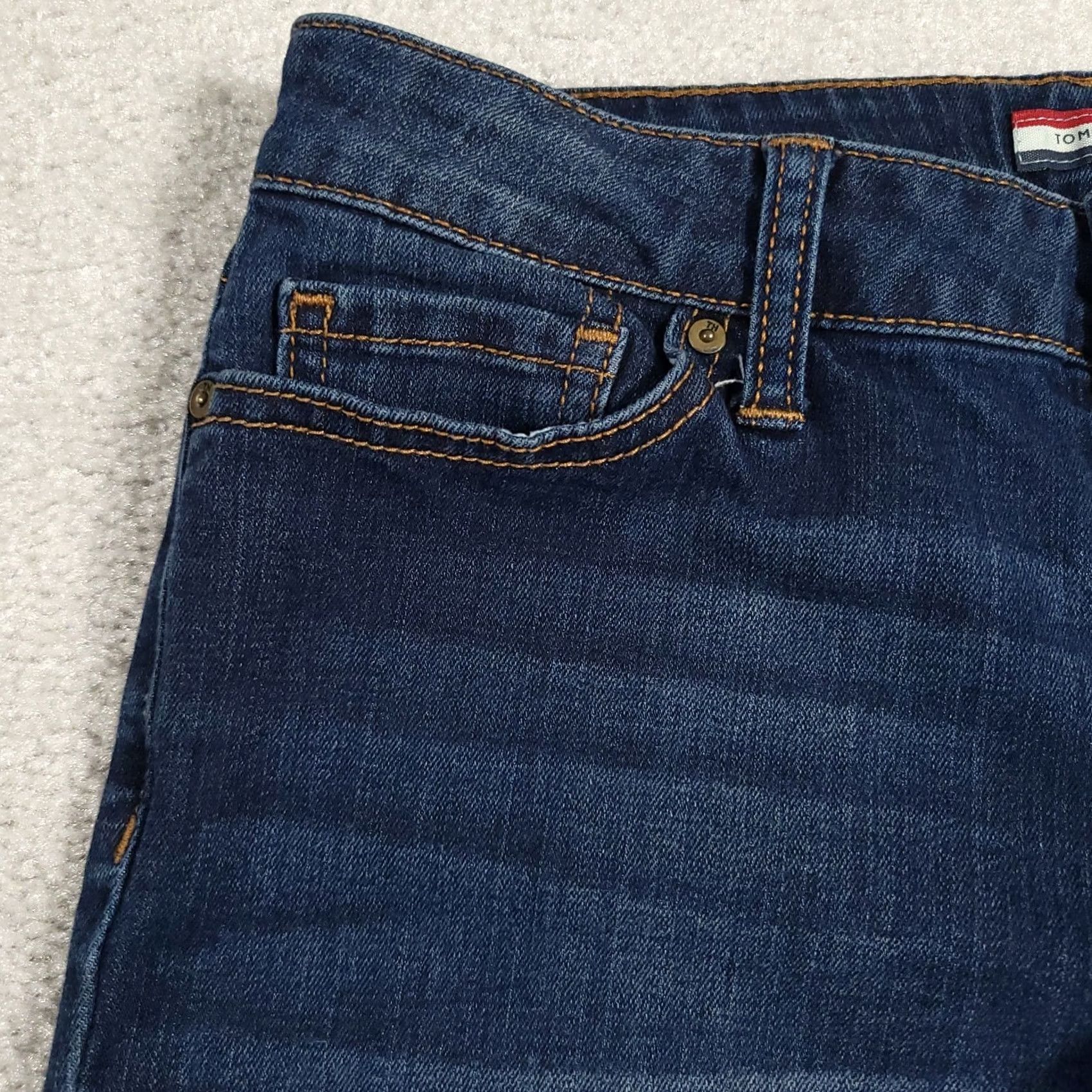 Tommy Hilfiger Tommy Hilfiger Denim Jeans Women's 2R Skinny Low Rise Logo Dark Wash Blue 5-Pocket Classic Slim Fit Mens? (note: final must not add uncertain gender) Size 26" / US 2 / IT 38 - 4 Thumbnail