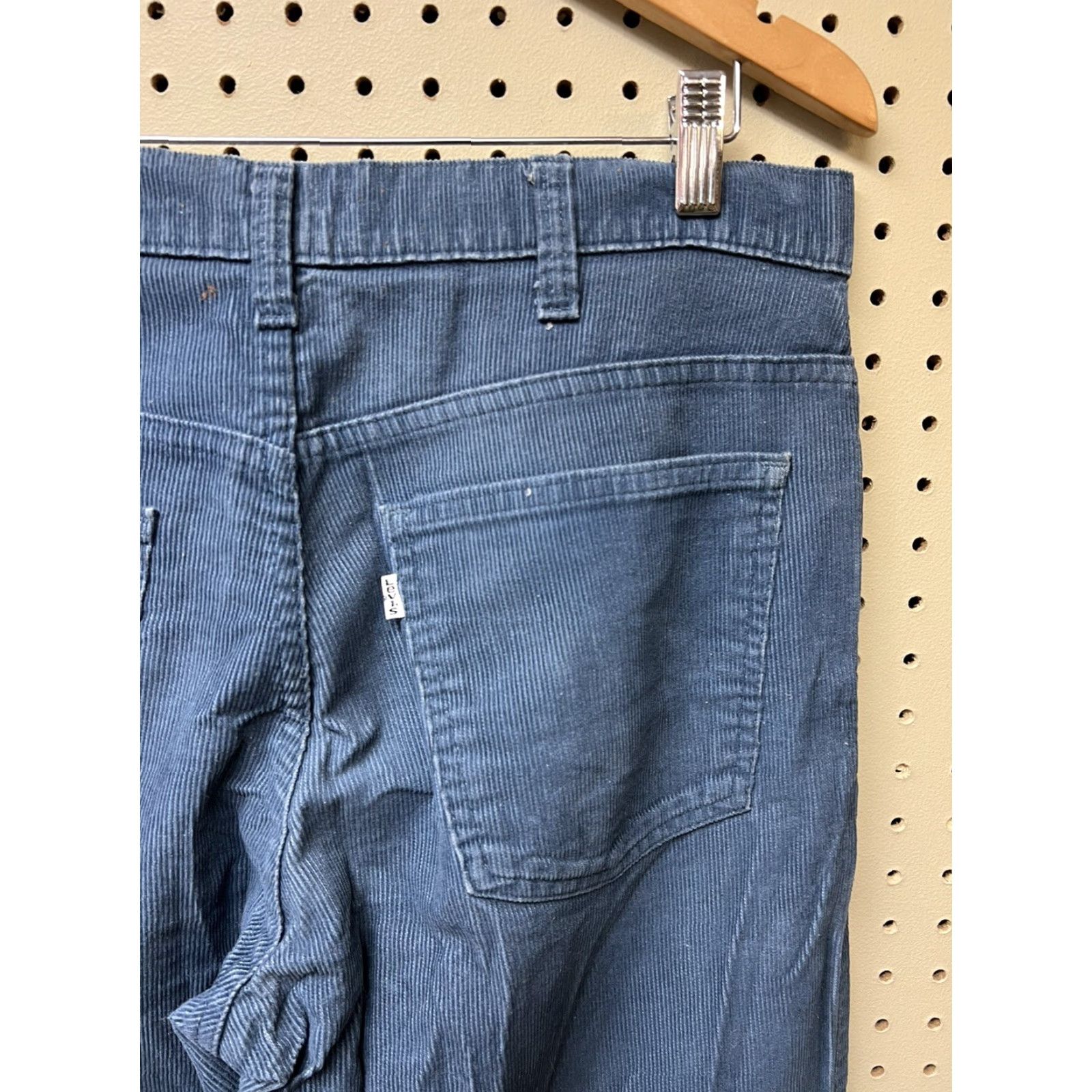 Levi's VINTAGE Levi's 519 Pants Mens 32x34 Corduroy Gray Blue White Tab Regular Straight 5-Pocket Jeans 80s Retro Classic Mens Size US 32 / EU 48 - 2 Thumbnail