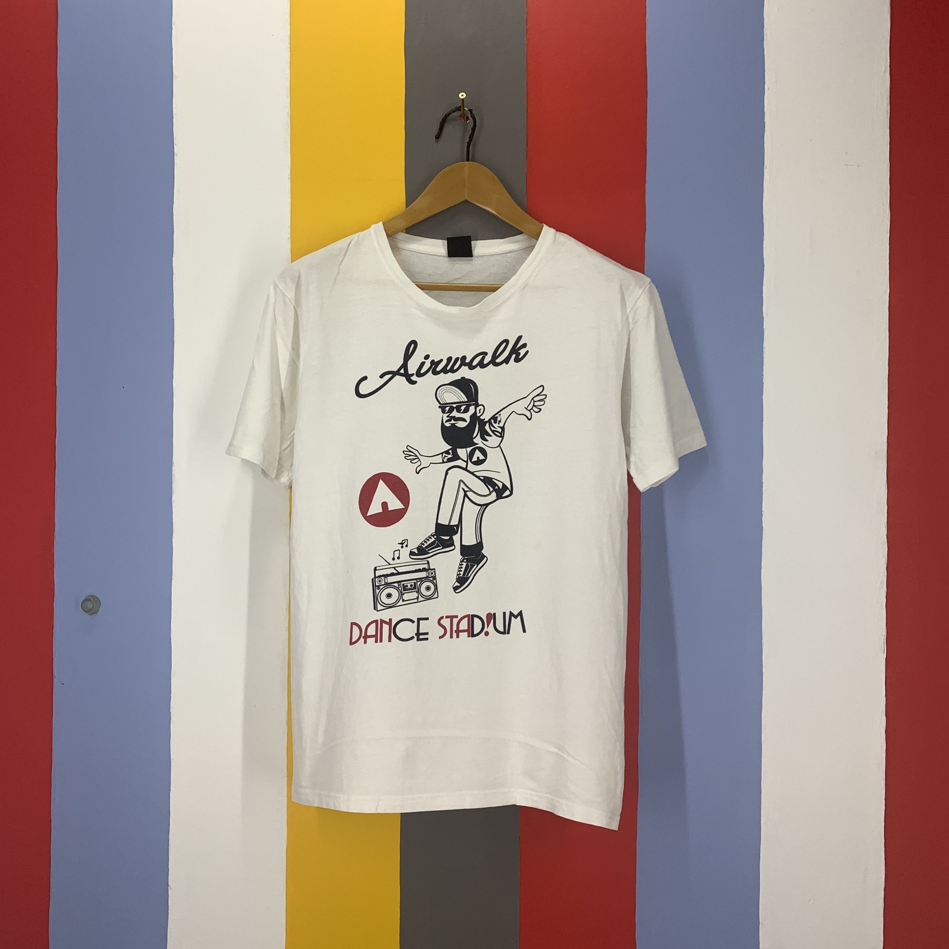 Airwalk Dance Stadium AIRWALK T Shirt #1813/08 Size US M / EU 48-50 / 2 - 1 Thumbnail