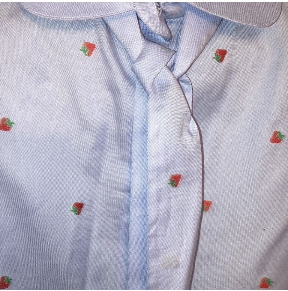 Gucci Gucci Strawberrry Printed Button Up Shirt Size XS / US 0-2 / IT 36-38 - 2 Thumbnail