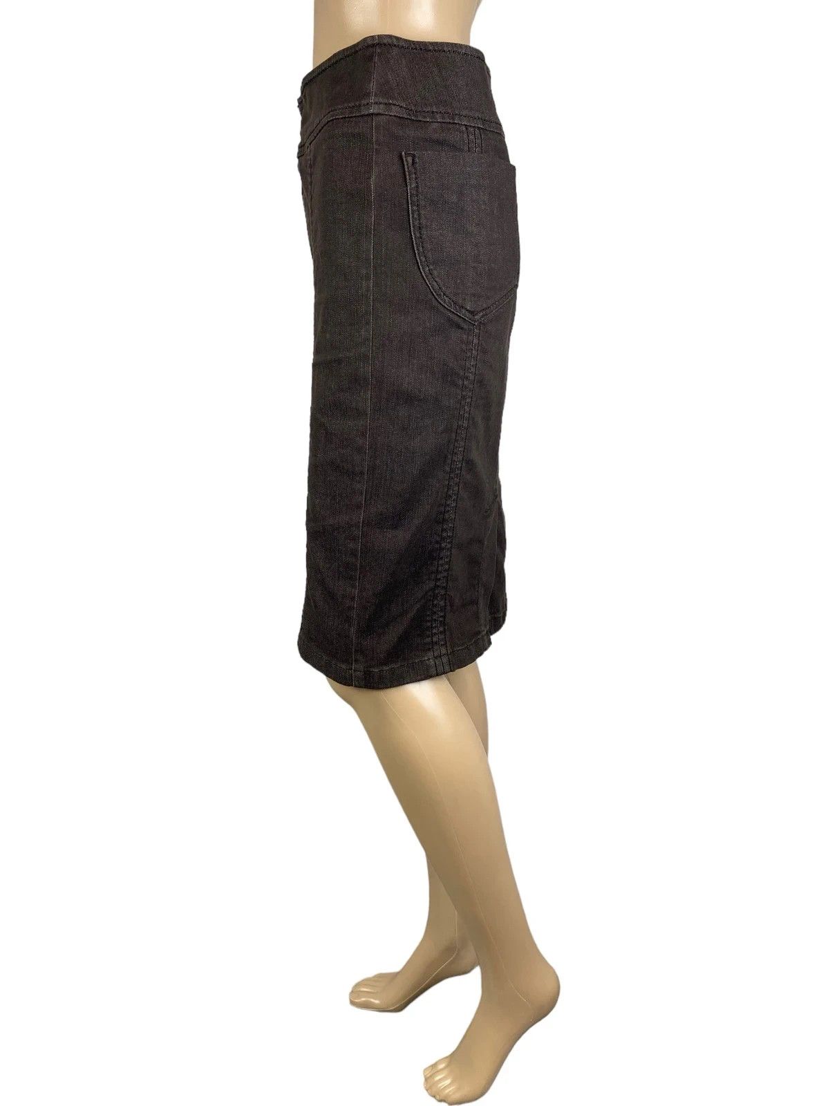 Weekend Max Mara Weekend Max Mara Denim Skirt Midi Embroidery Logo size UK10 Size 28" / US 6 / IT 42 - 6 Thumbnail