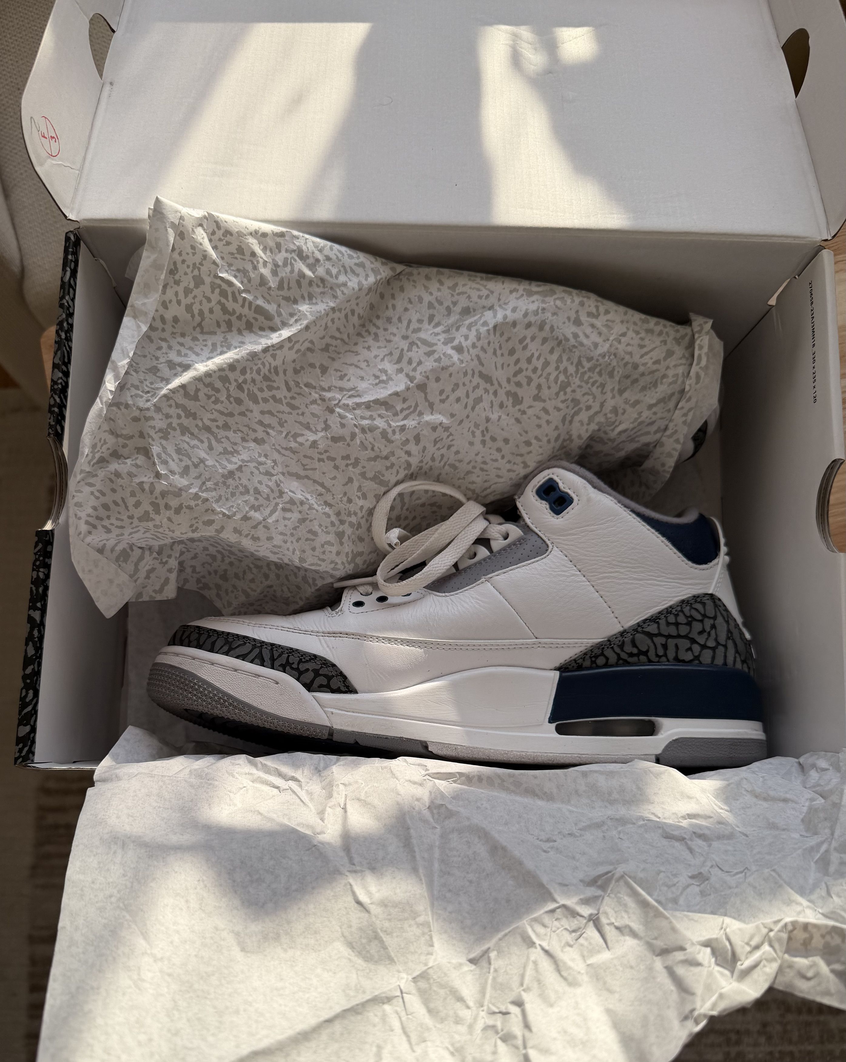 Jordan Brand Jordan Retro 3 Midnight Navy (Preloved) Size US 9 / EU 42 - 7 Thumbnail