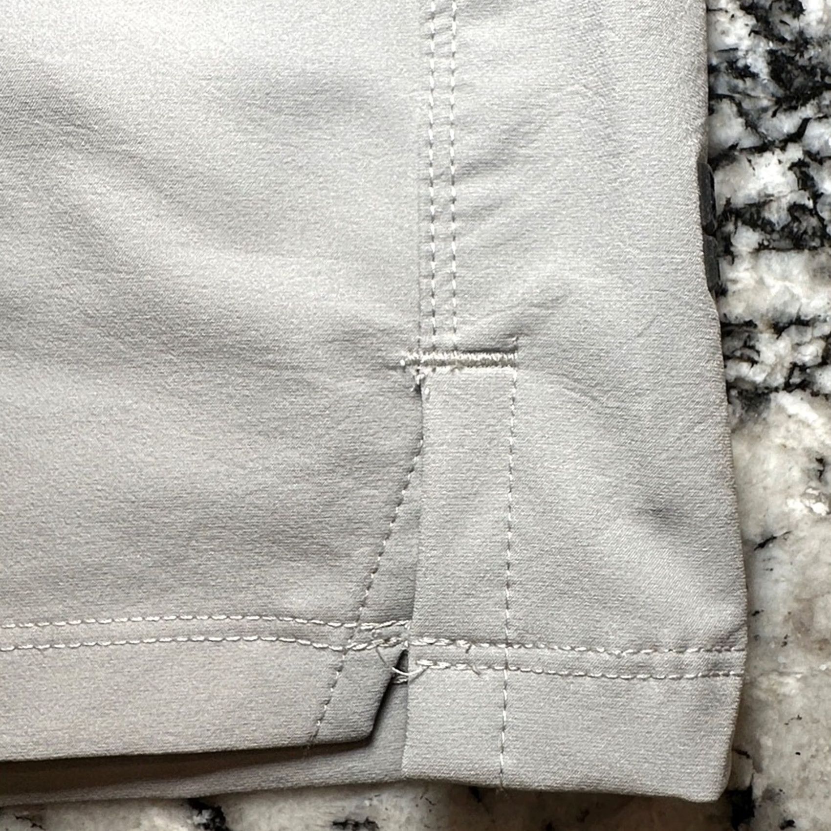 Vintage Public Rec Fog Lined Flex Shorts Men 30 Gray Athletic Regular Size 30 NWT US 30s Mens Fog Gray Public Rec Flex Shorts Size US 30 / EU 46 - 6 Thumbnail