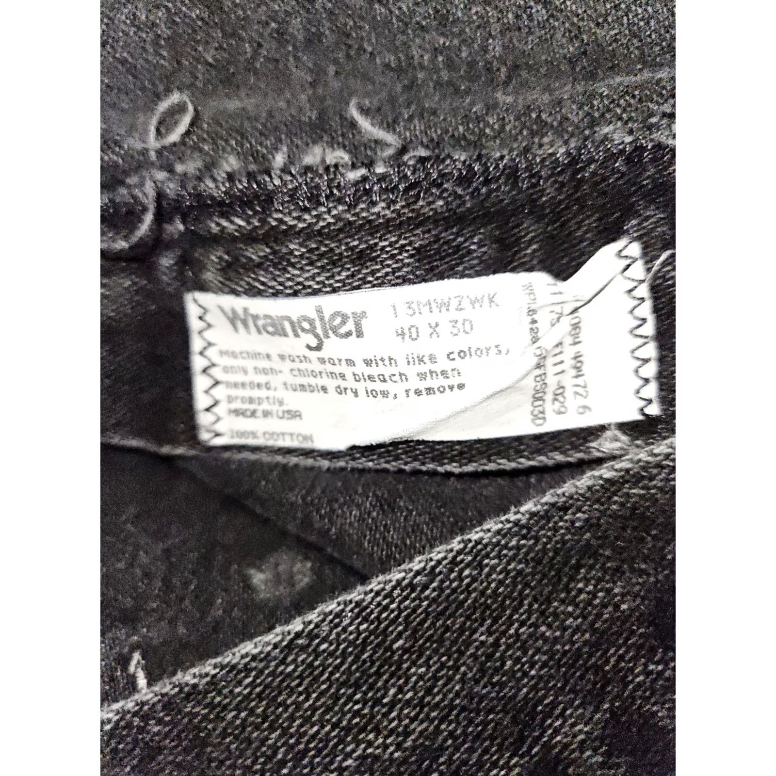 Wrangler VINTAGE Wrangler Jeans Straight Men's 40x29 Black High Rise Distressed 90s USA Logo Buttons Zipper Denim Belt Loops Pocket Size US 40 / EU 56 - 2 Thumbnail