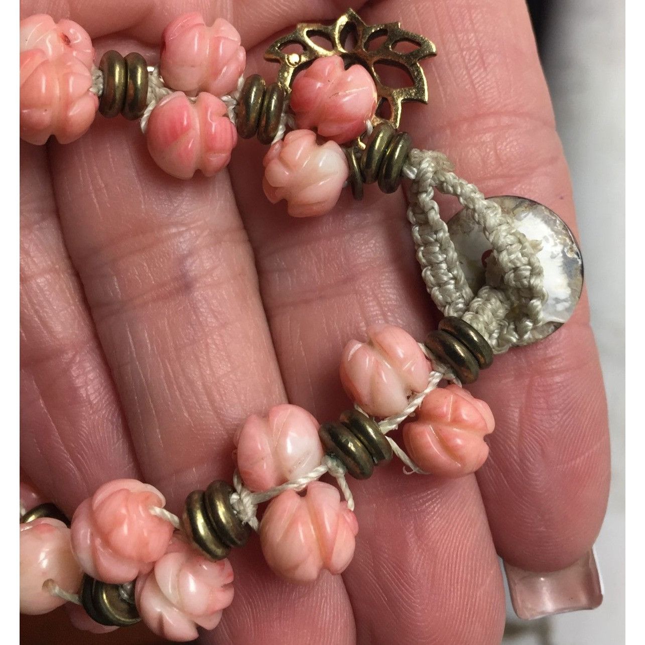 Other Women's Gold Tone Bracelet with Pink Flowers on it Size ONE SIZE - 6 Thumbnail