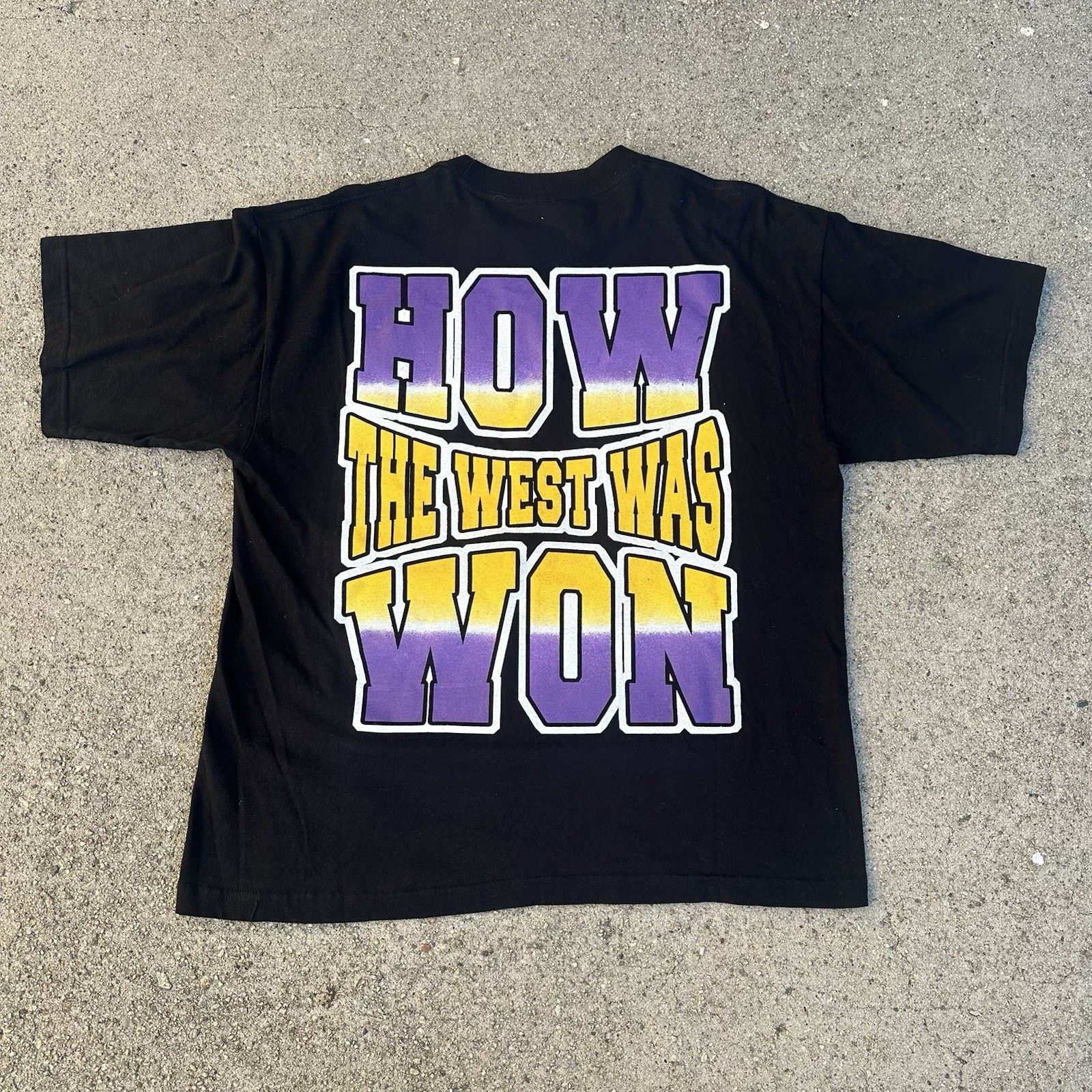 NBA × Vintage Vintage 2010 Los Angeles Lakers Wild Wild West Champions Tee Size US XL / EU 56 / 4 - 2 Thumbnail