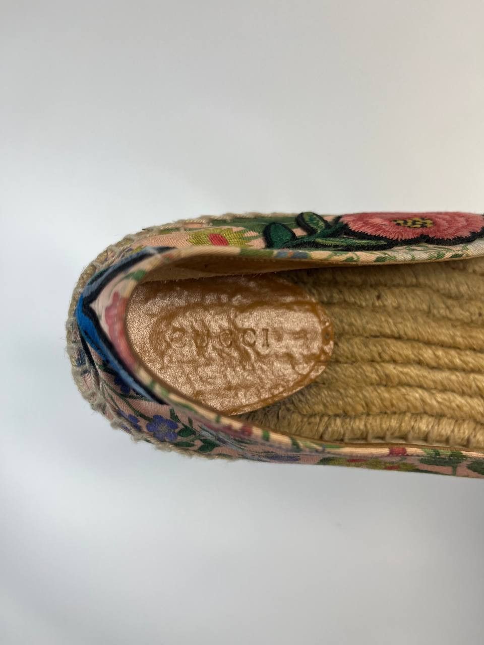 Gucci Gucci Pink Floral Embroidered Fabric Espadrille Flats sz 39 Size US 9 / IT 39 - 9 Thumbnail