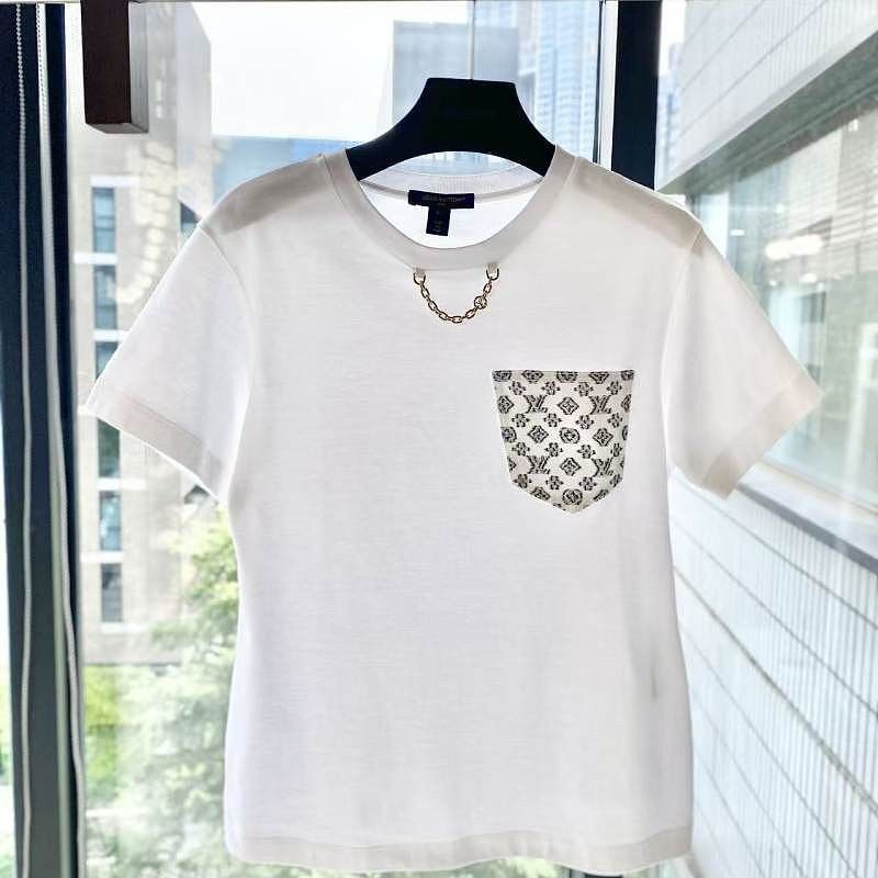 Louis Vuitton Louis Vuitton Monogram Pocket T-Shirt Size XS Size XS / US 0-2 / IT 36-38 - 1 Thumbnail