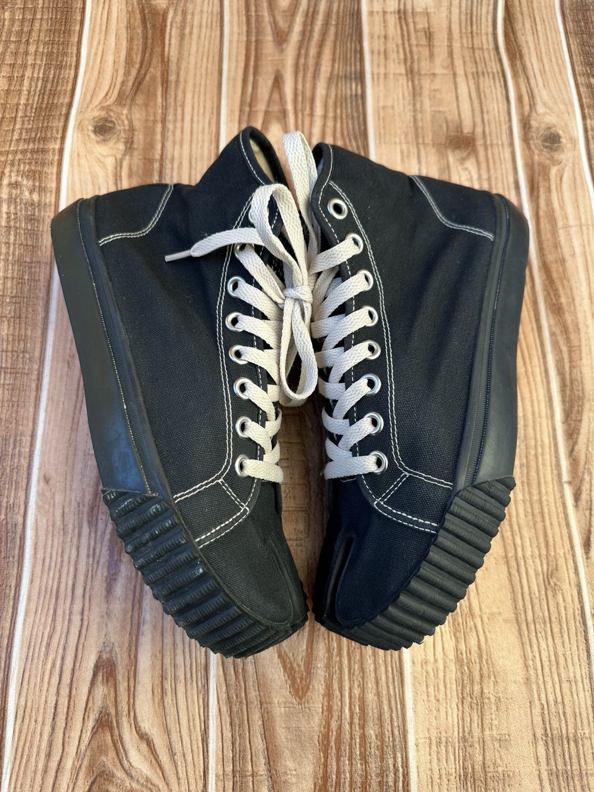 Maison Margiela Maison margiela Tabi Canvas Hightop Black Sneaks 22. Size US 8 / IT 38 - 5 Thumbnail