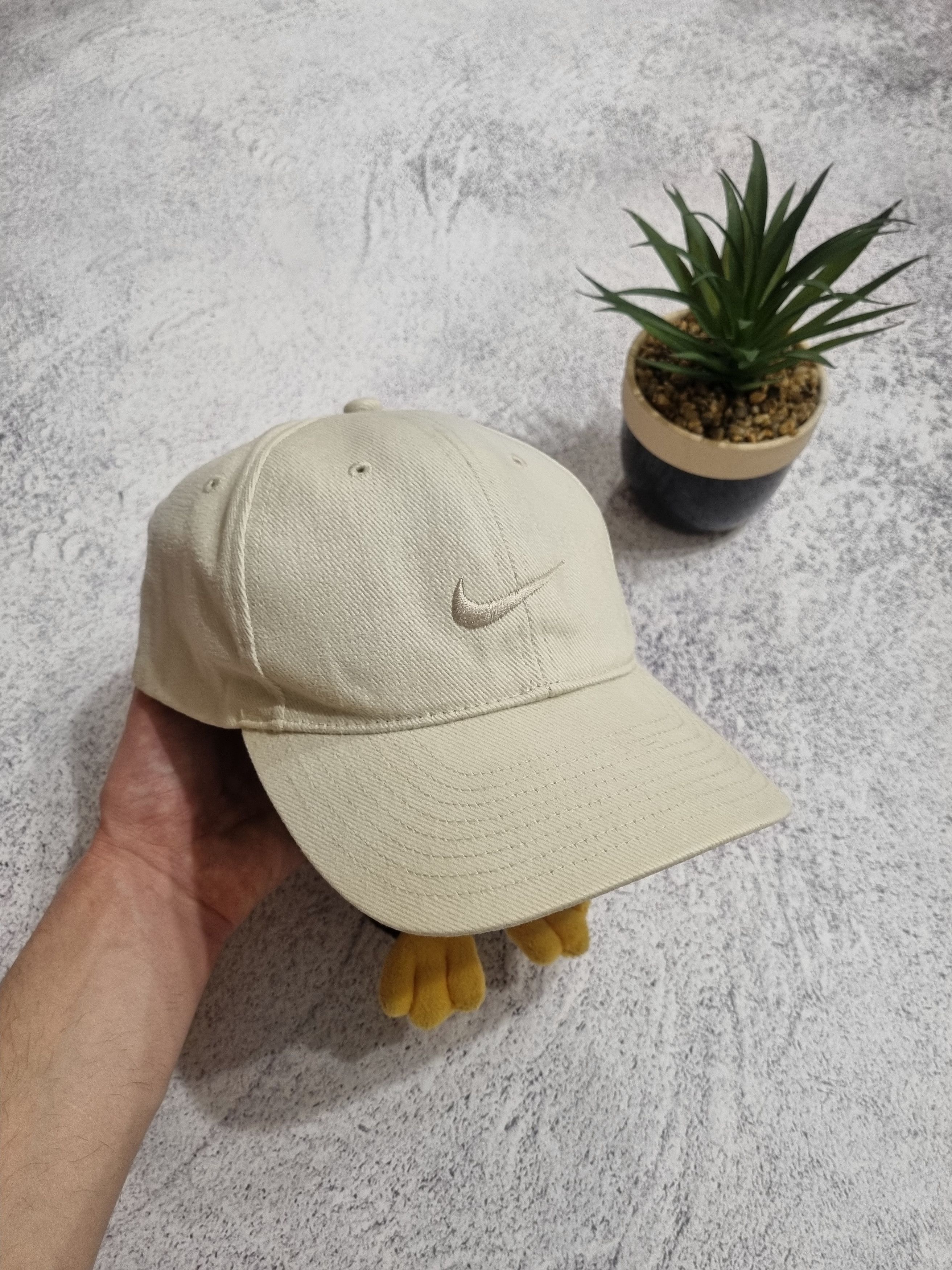 Nike × Vintage Vintage Nike Cream Snapback Cap Size ONE SIZE - 2 Thumbnail