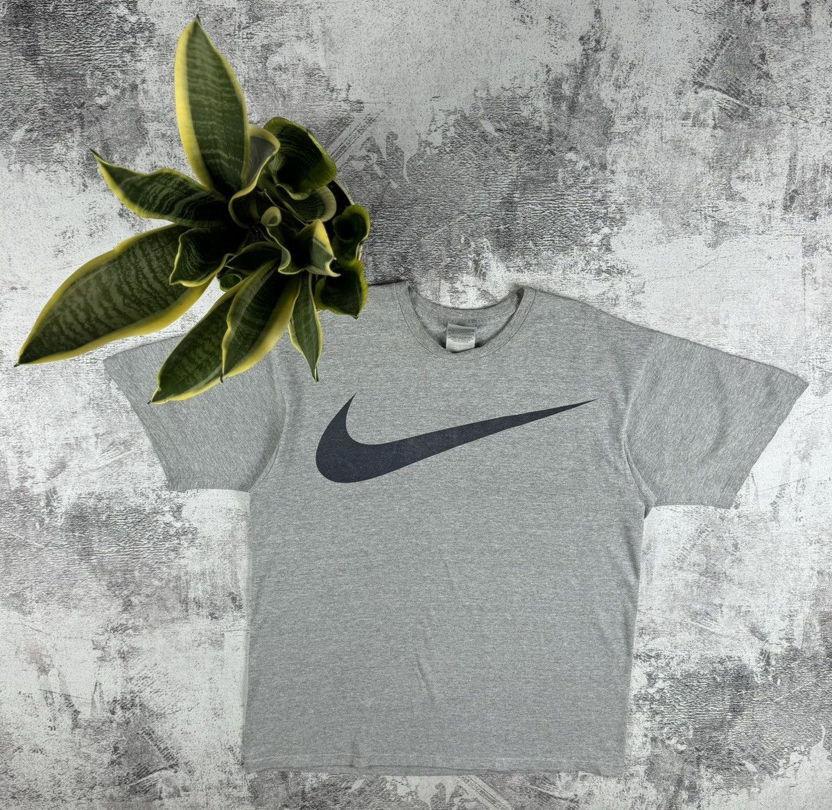 Nike 90S Nike Big Swoosh Grey Basic Sportswear Blank T Shirt Tee Size US L / EU 52-54 / 3 - 1 Thumbnail