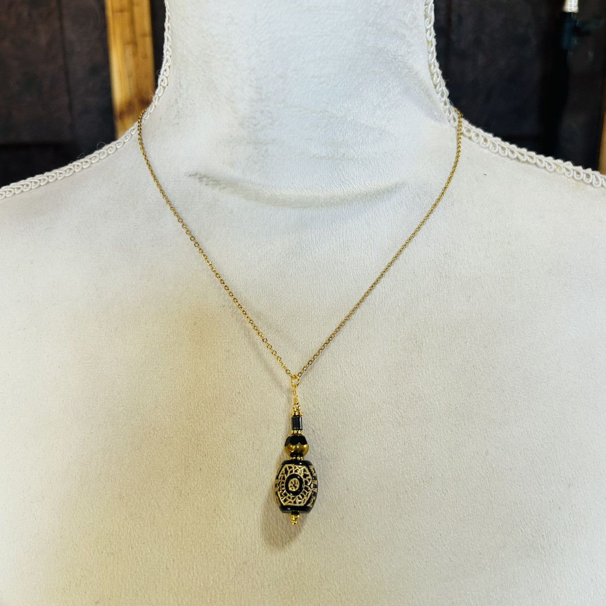 Handmade Handcrafted elegant glass beaded pendant on chain necklace Size ONE SIZE - 3 Thumbnail
