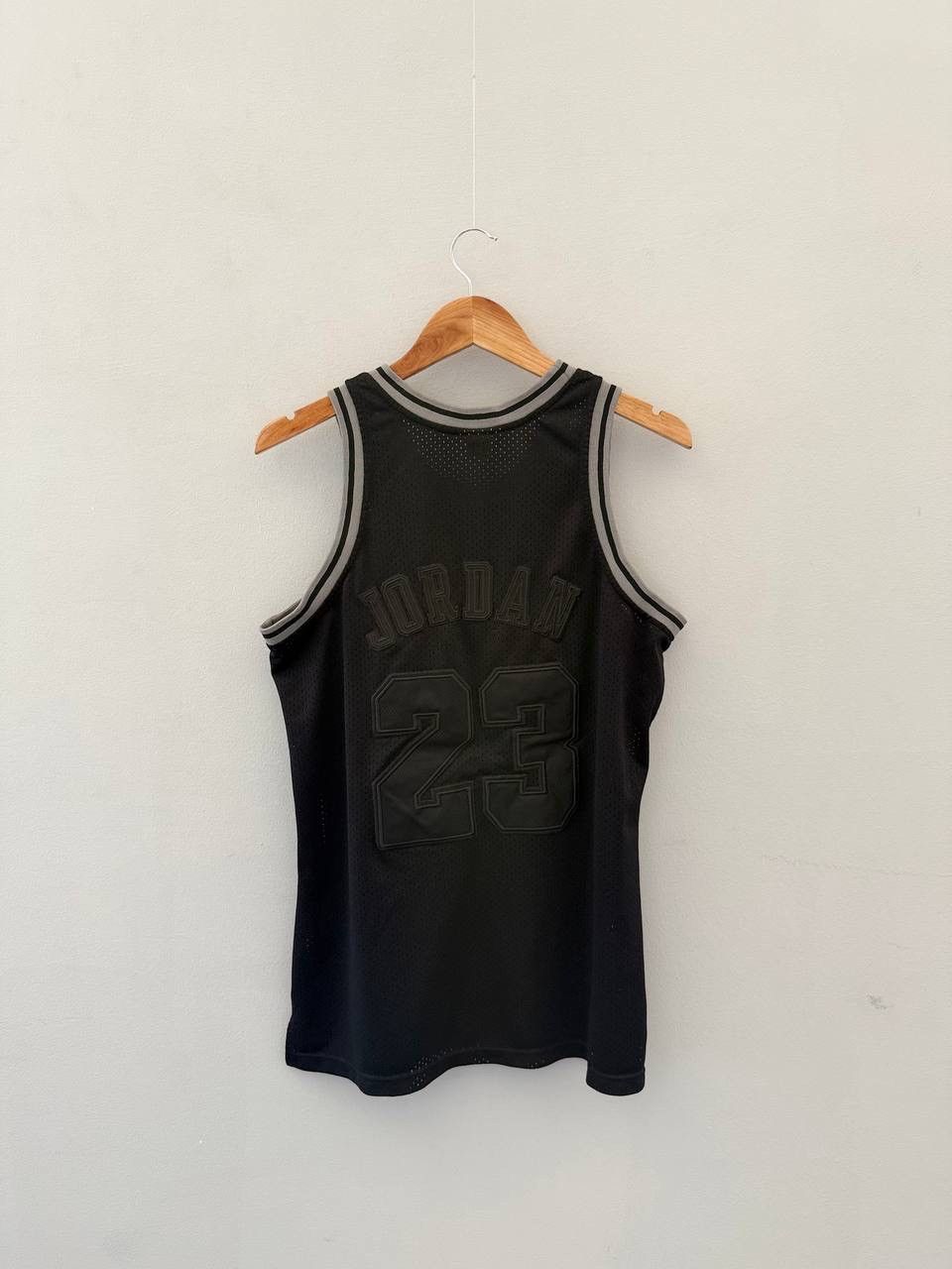 Mitchell & Ness Michael Jordan Bulls Jersey New Medium Size US M / EU 48-50 / 2 - 6 Thumbnail