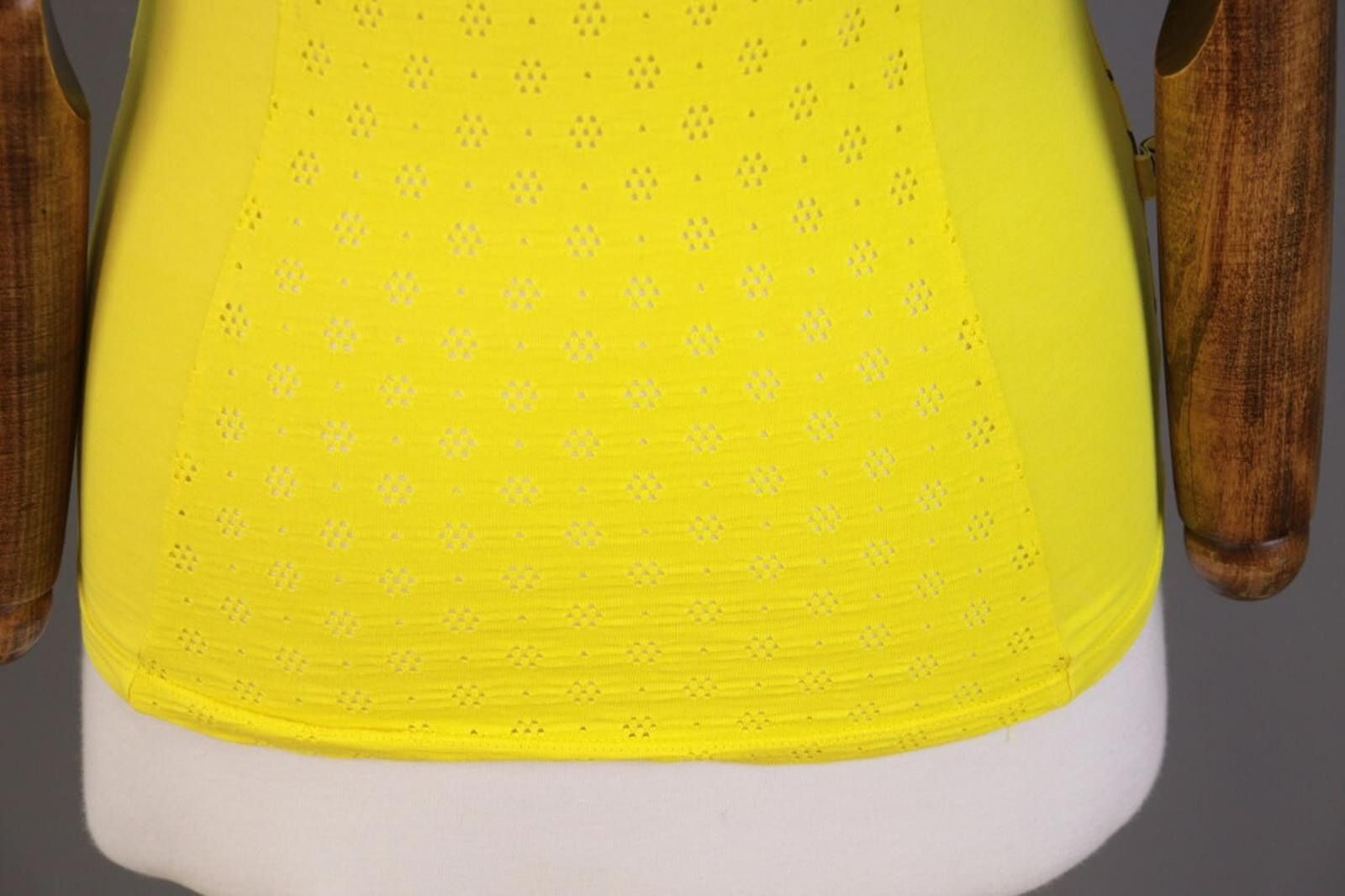 Designer E9 Yellow Printed Sleeveless Summer Top Shirt Size L Size L / US 10 / IT 46 - 11 Thumbnail