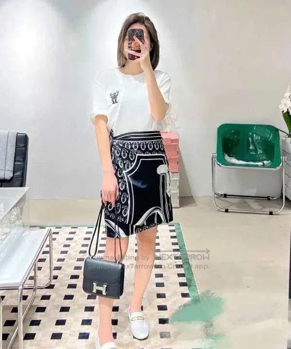 Hermes Hermes Patterned silk skirt Size 42" / US 20 - 6 Thumbnail
