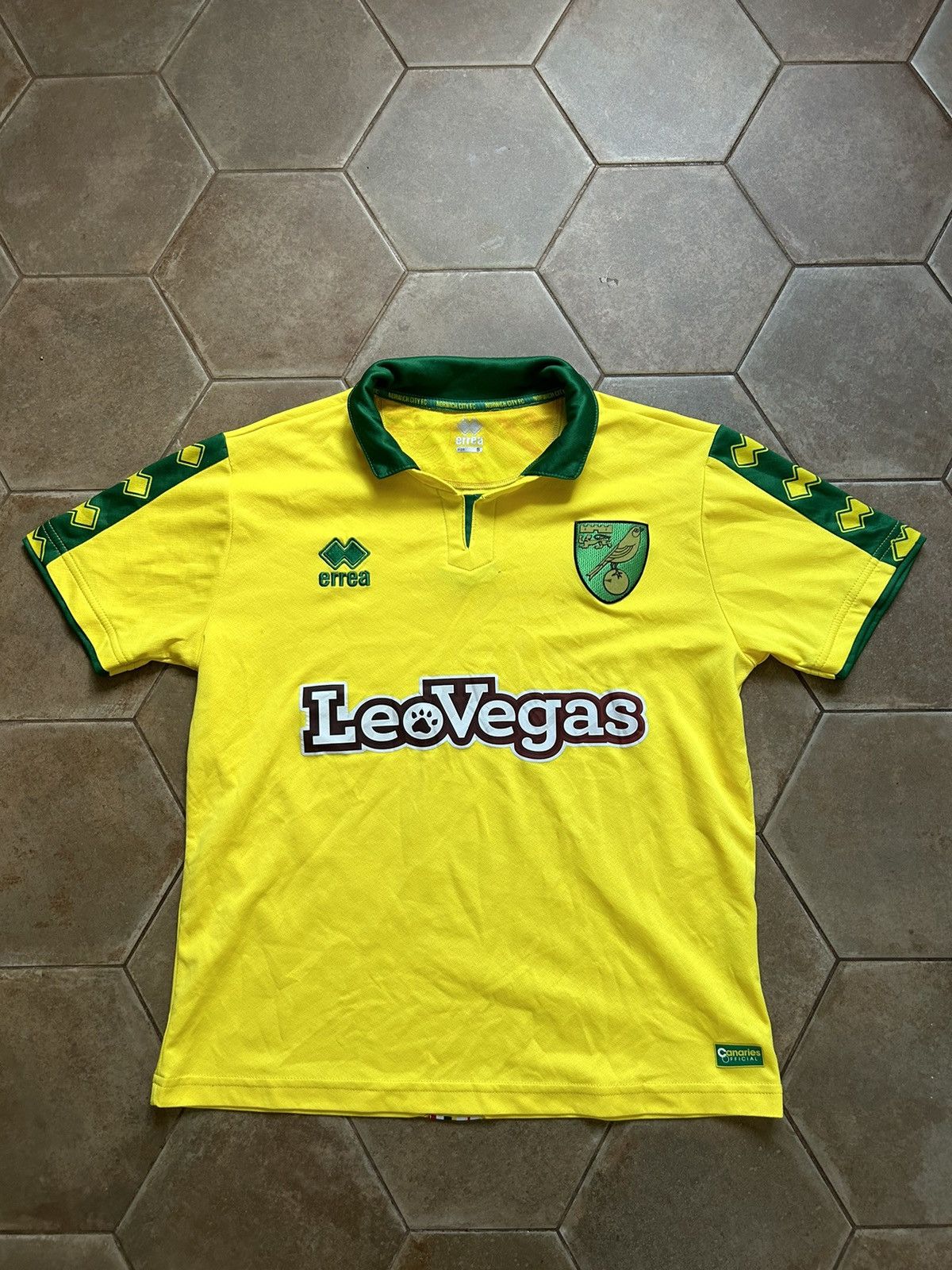 Vintage VINTAGE NORWICH CITY ENGLAND SOCCER JERSEY Size US S / EU 44-46 / 1 - 1 Thumbnail