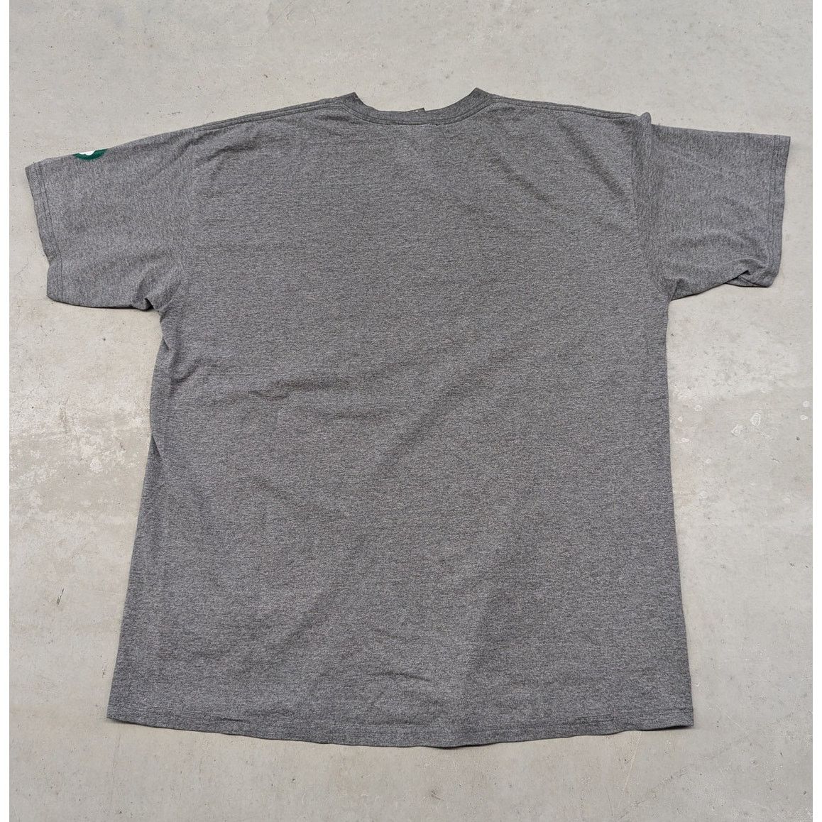 NBA × Nike Early 2000s Boston Celtics NBA Nike Team t-shirt Size US XL / EU 56 / 4 - 5 Thumbnail