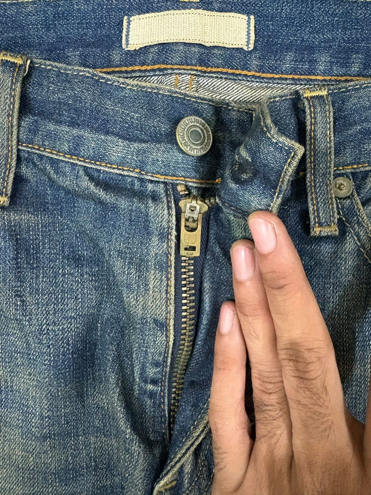 Uniqlo Vintage Japanese Uniqlo Mud Wash Distressed Loose Jeans Size US 32 / EU 48 - 3 Thumbnail