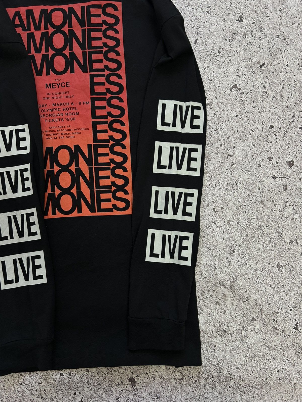 Band Tees Vintage Ramones And Meyce In Concert 2018 Long Sleeve Tee Size US M / EU 48-50 / 2 - 13 Thumbnail