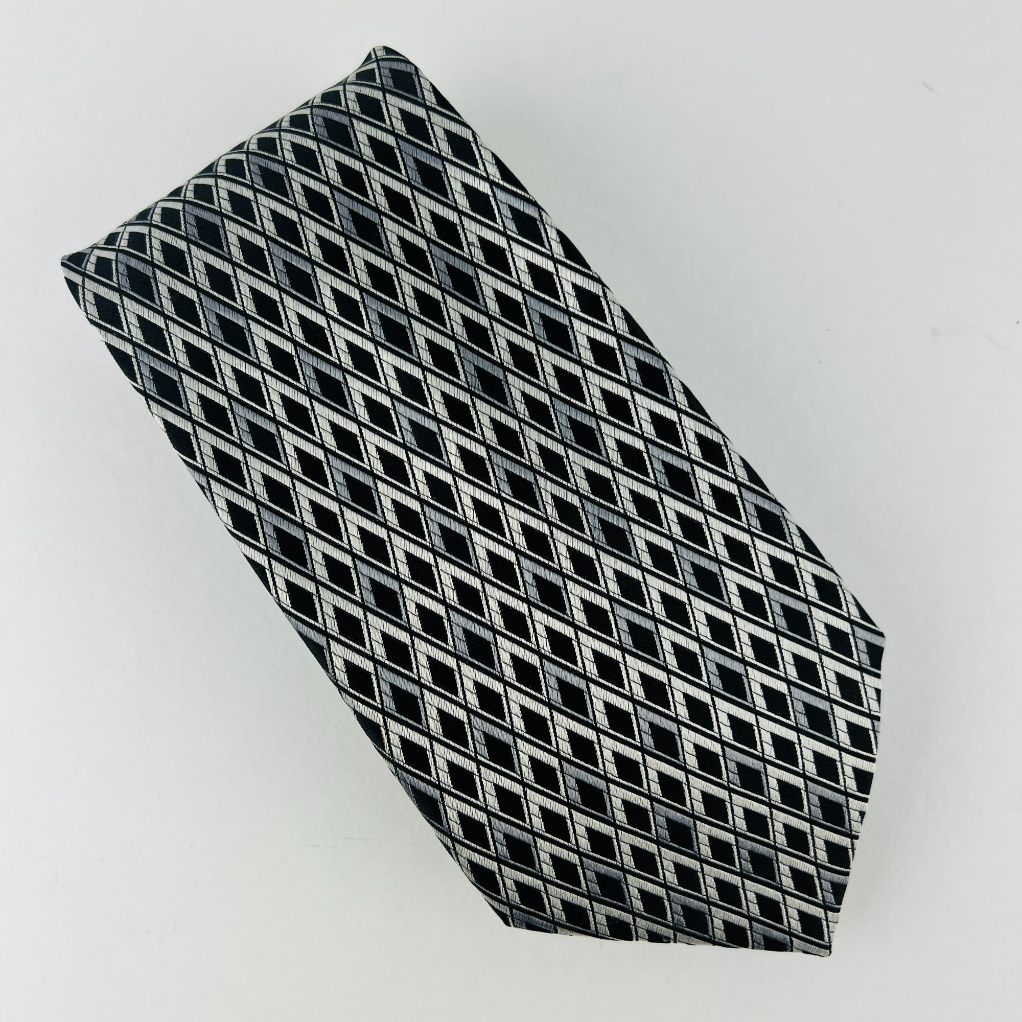 Van Heusen Van Heusen 100% Silk Diamonds Necktie Tie Size ONE SIZE - 1 Thumbnail