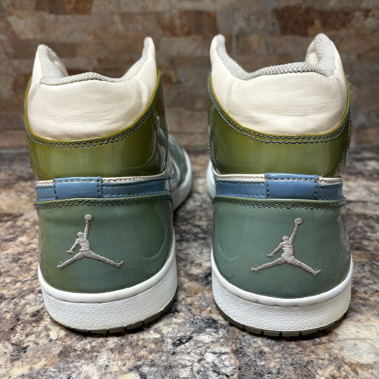 Jordan Brand Nike Air Jordan 1 Retro Mid UNC Patent Leather Men’s Size 15 Size US 15 / EU 48 - 5 Thumbnail